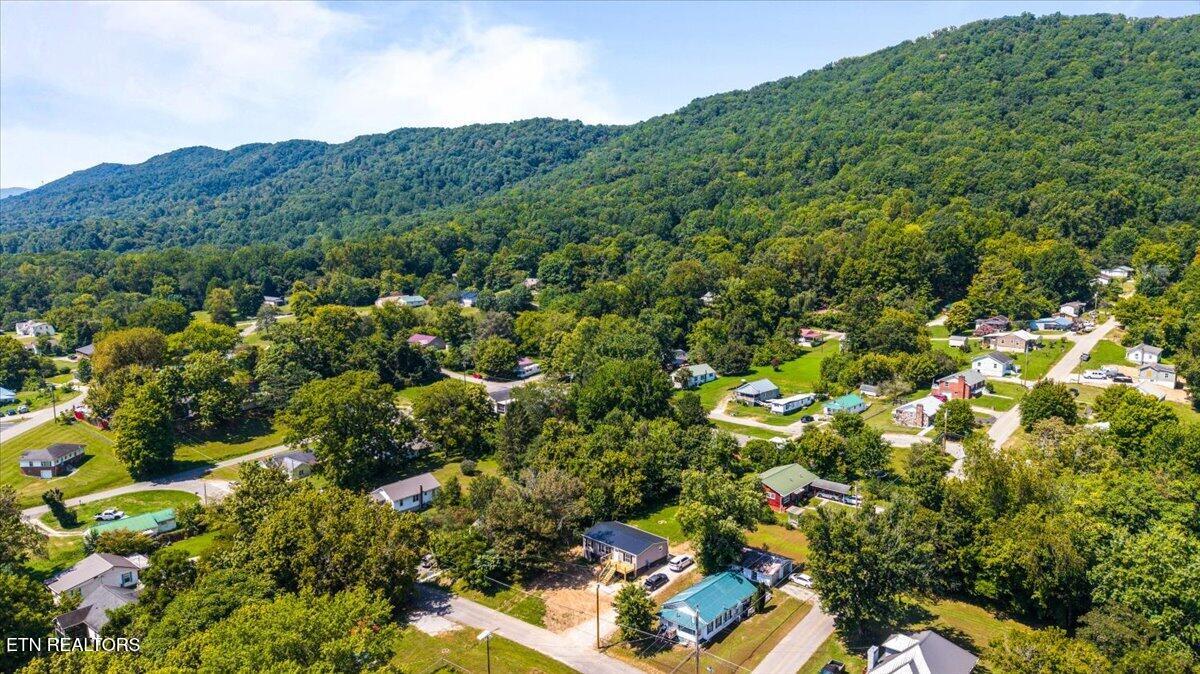 902 W Prospect Street Lafollette TN 37766