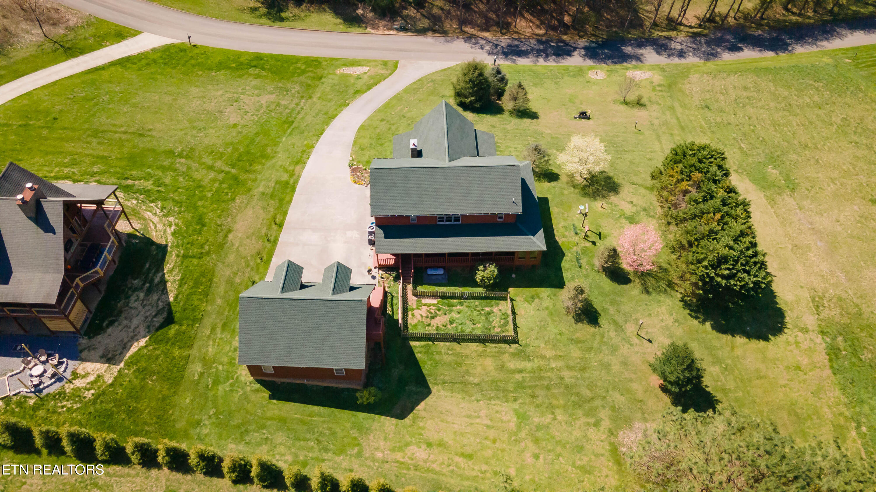 3385 Clear Valley Drive Sevierville TN 37862