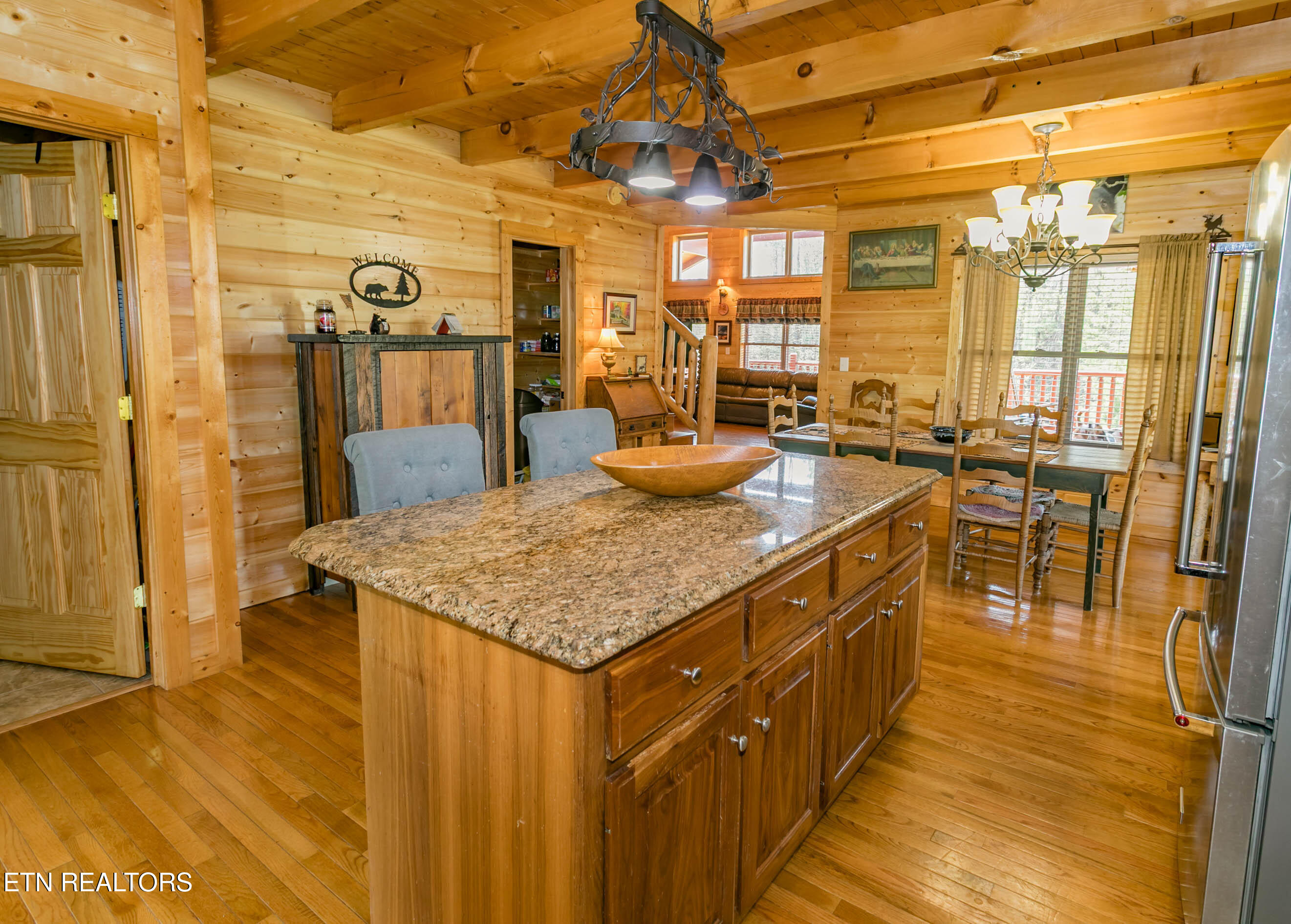 3385 Clear Valley Drive Sevierville TN 37862