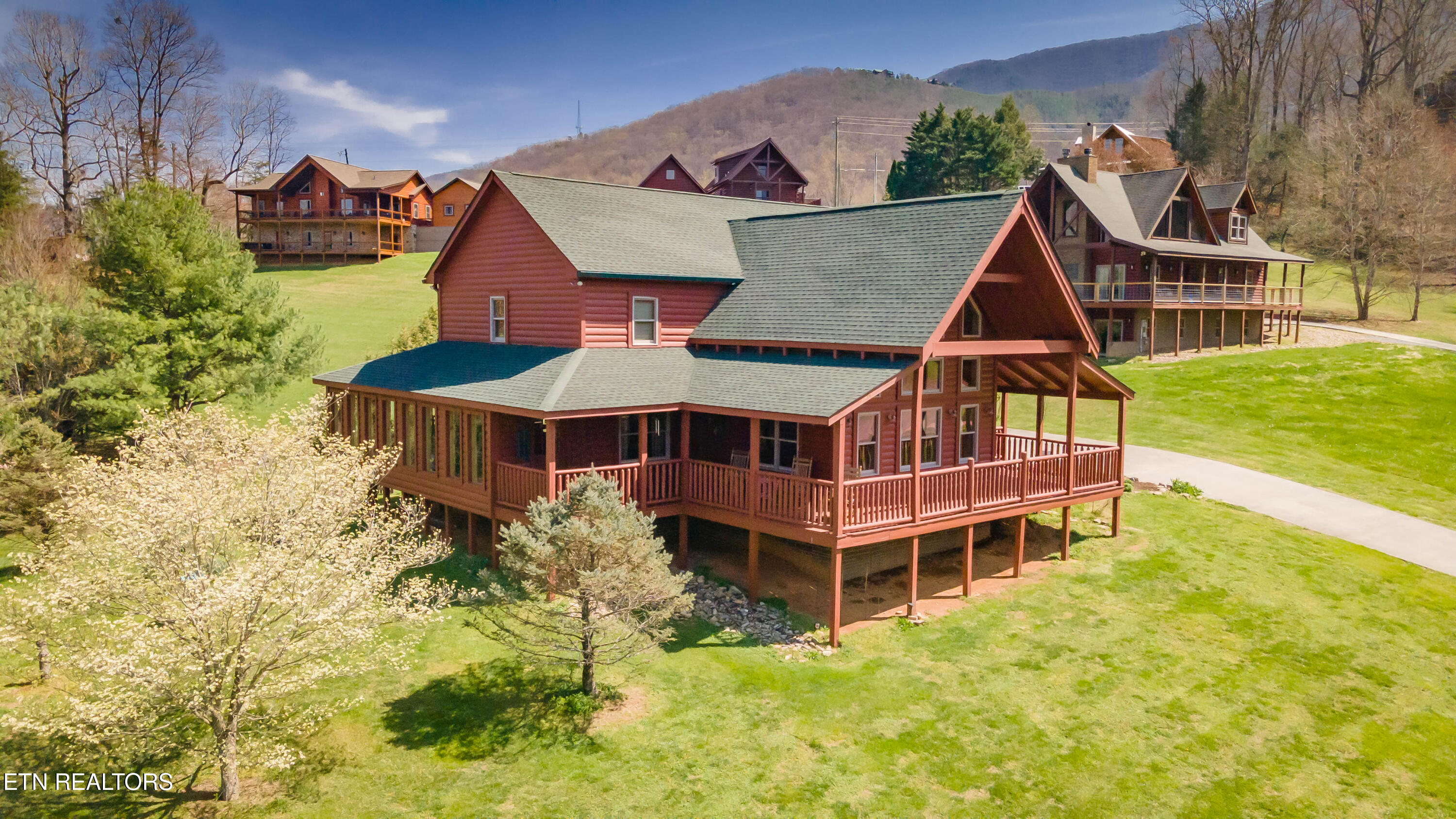 3385 Clear Valley Drive Sevierville TN 37862