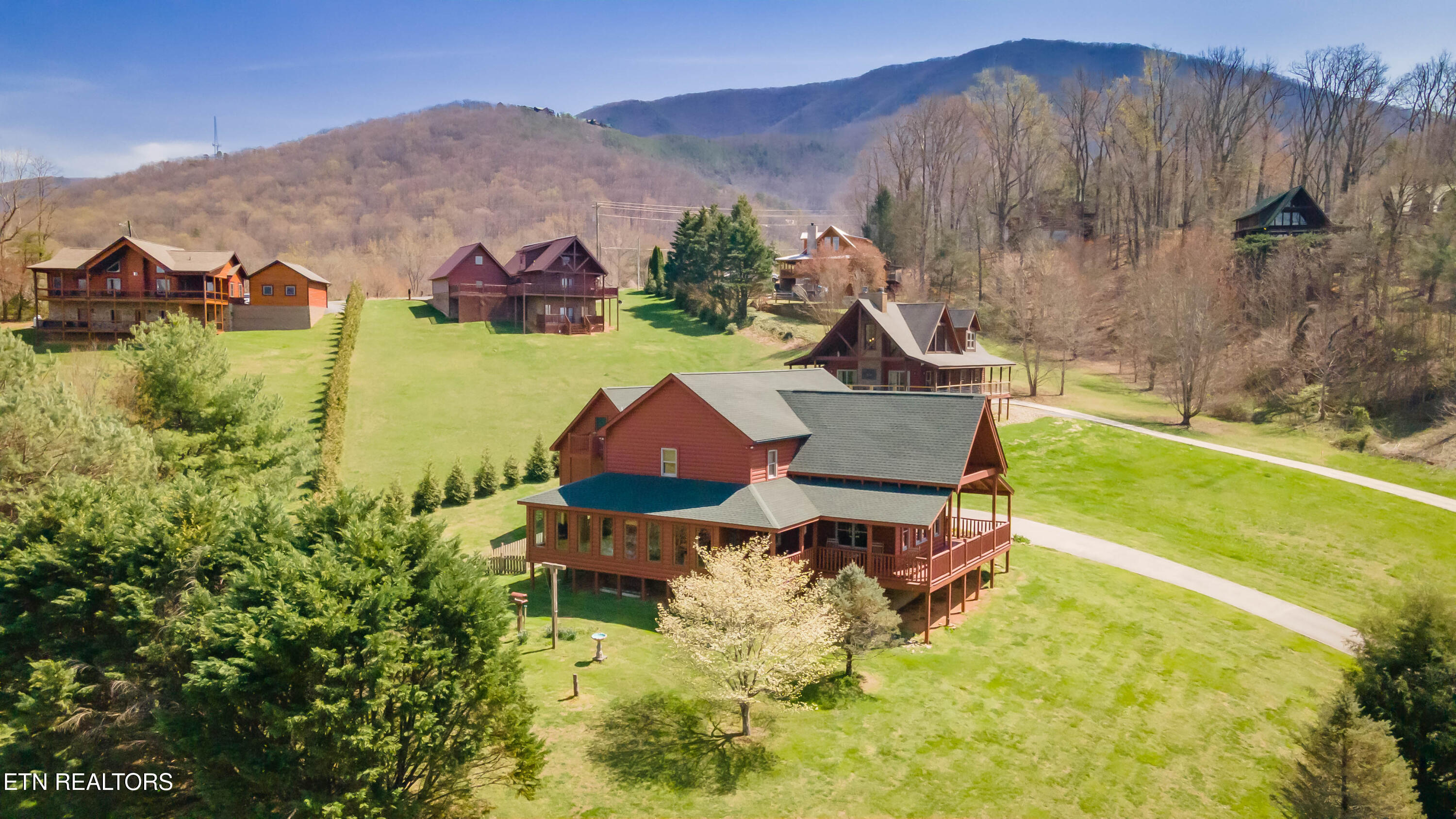 3385 Clear Valley Drive Sevierville TN 37862