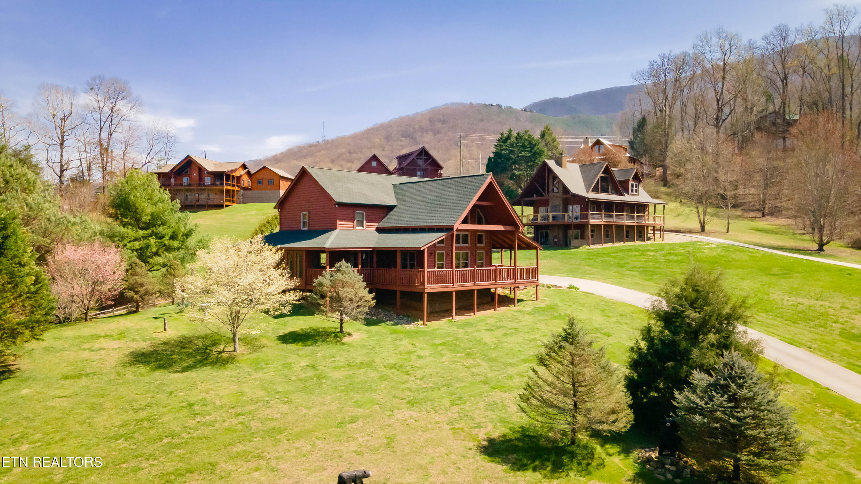3385 Clear Valley Drive Sevierville TN 37862