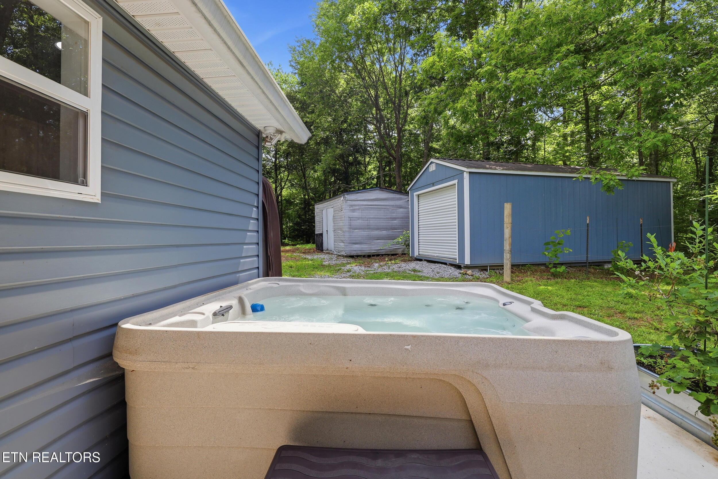 600 W End Road Rockwood TN 37854