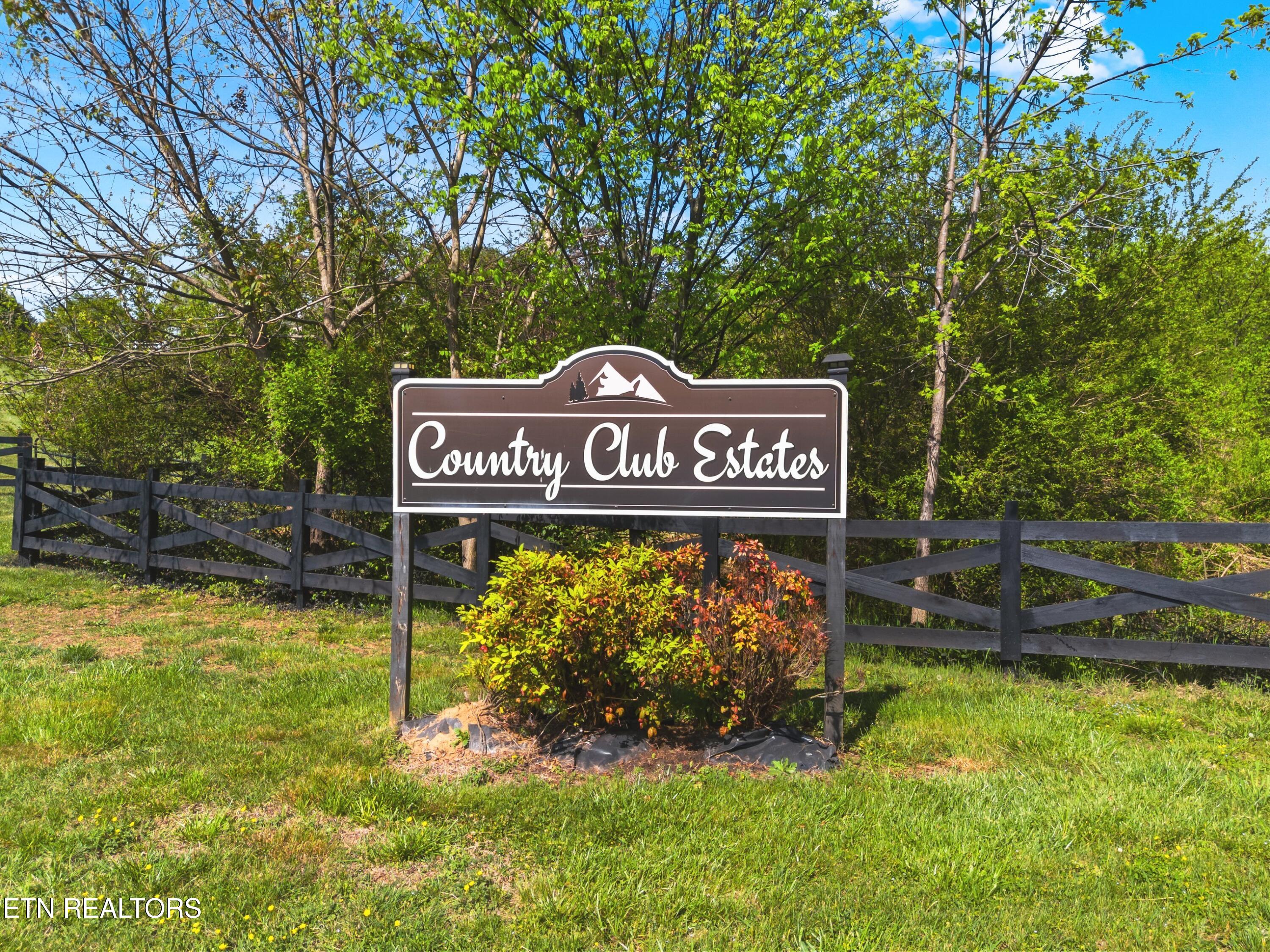102 Golf View Boulevard Dandridge TN 37725