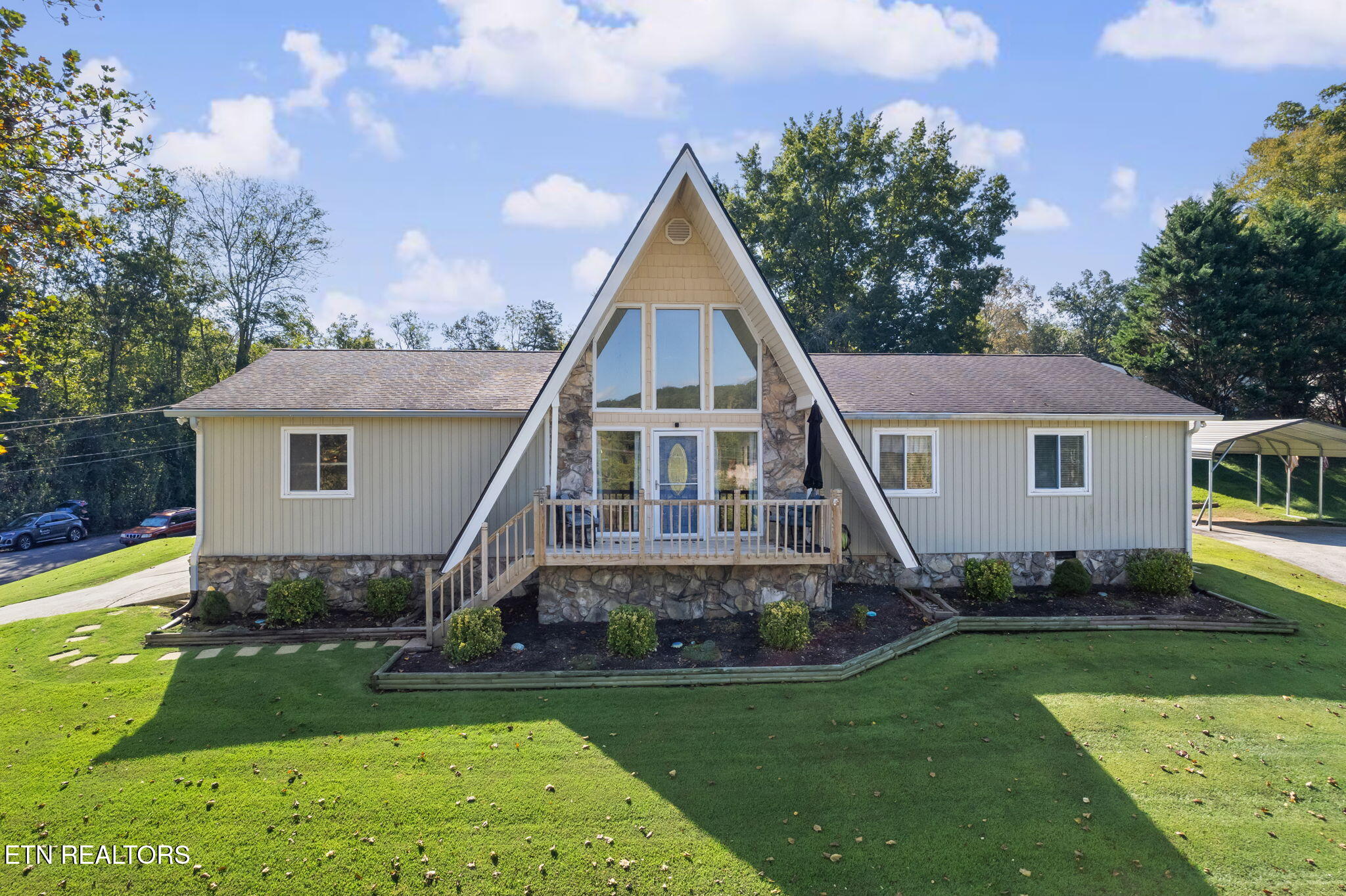 1129 Melton Hill Circle Clinton TN 37716