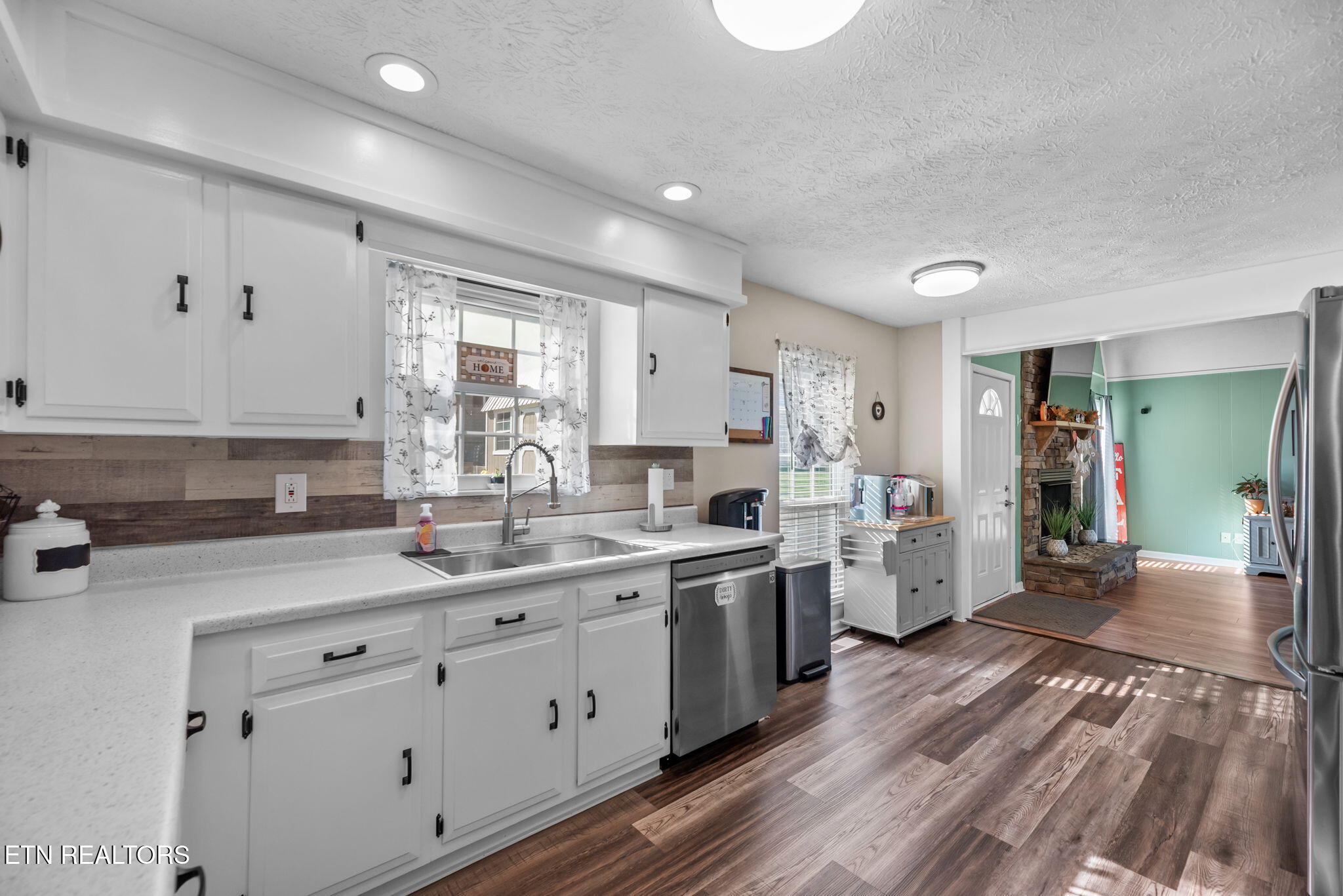 1129 Melton Hill Circle Clinton TN 37716