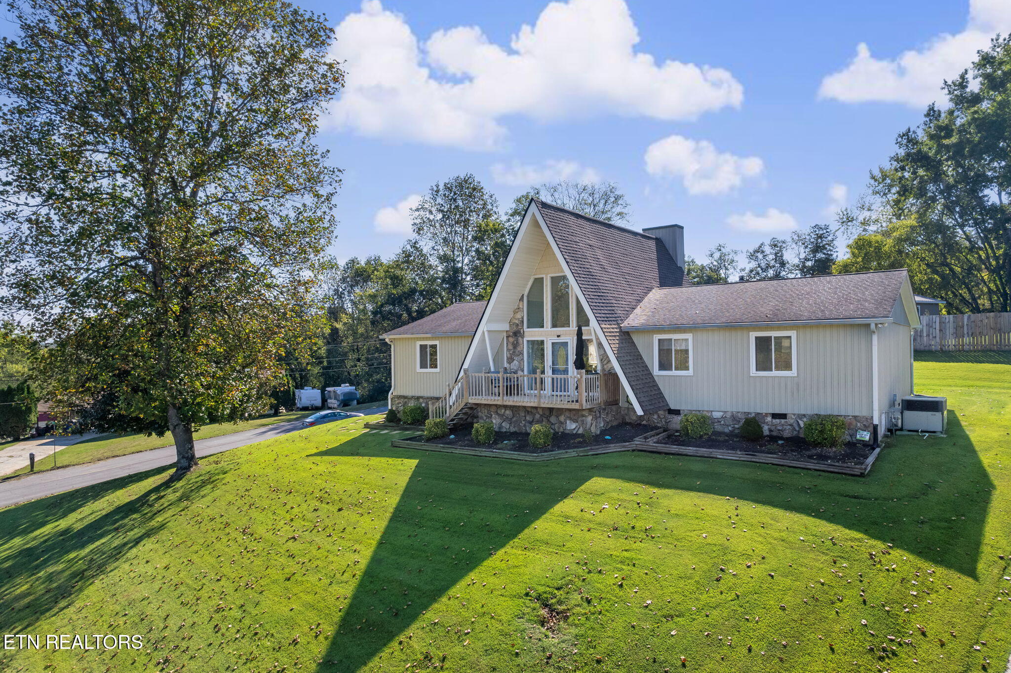 1129 Melton Hill Circle Clinton TN 37716