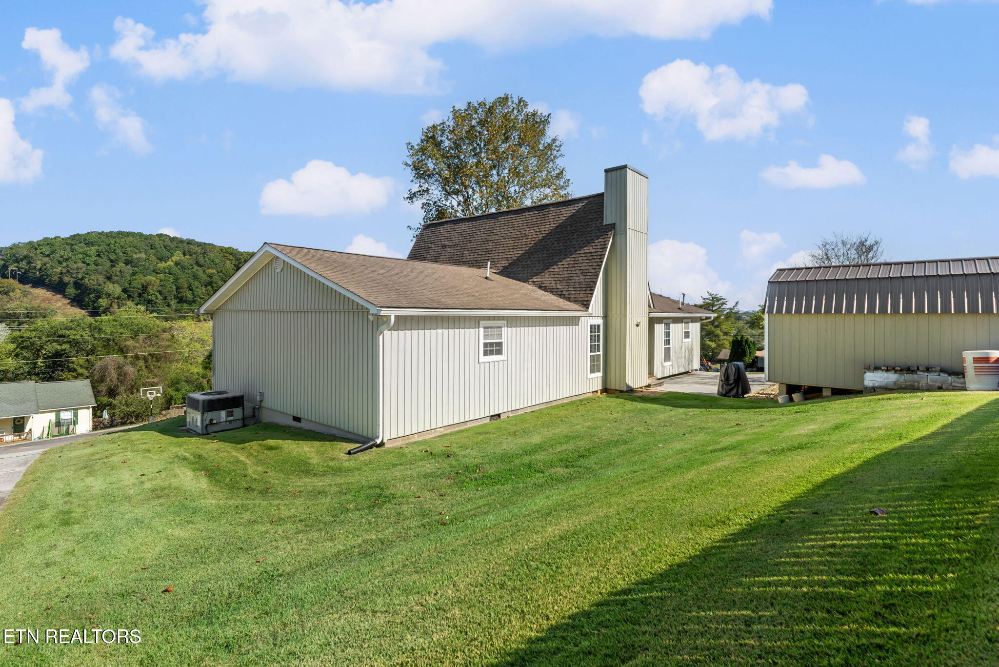 1129 Melton Hill Circle Clinton TN 37716
