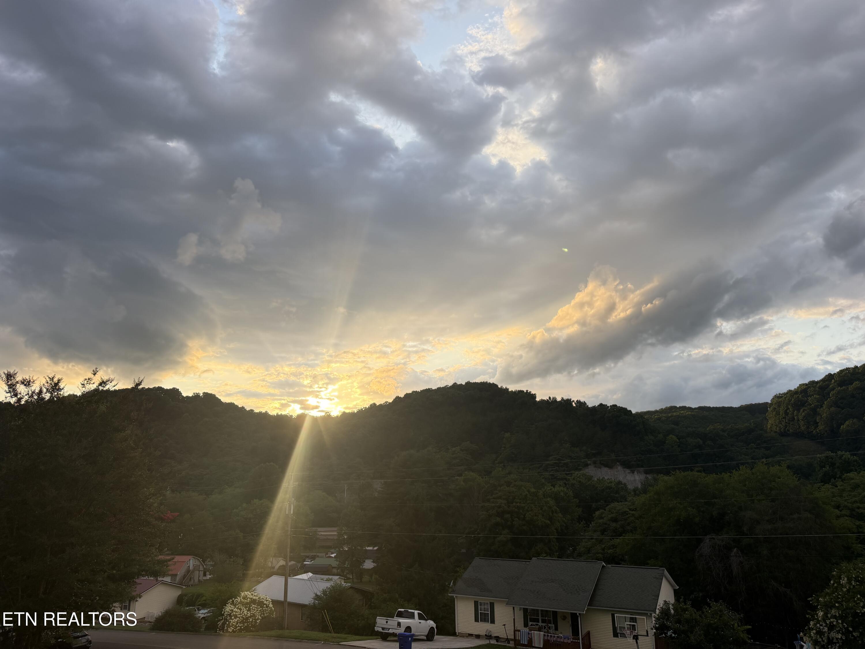 1129 Melton Hill Circle Clinton TN 37716
