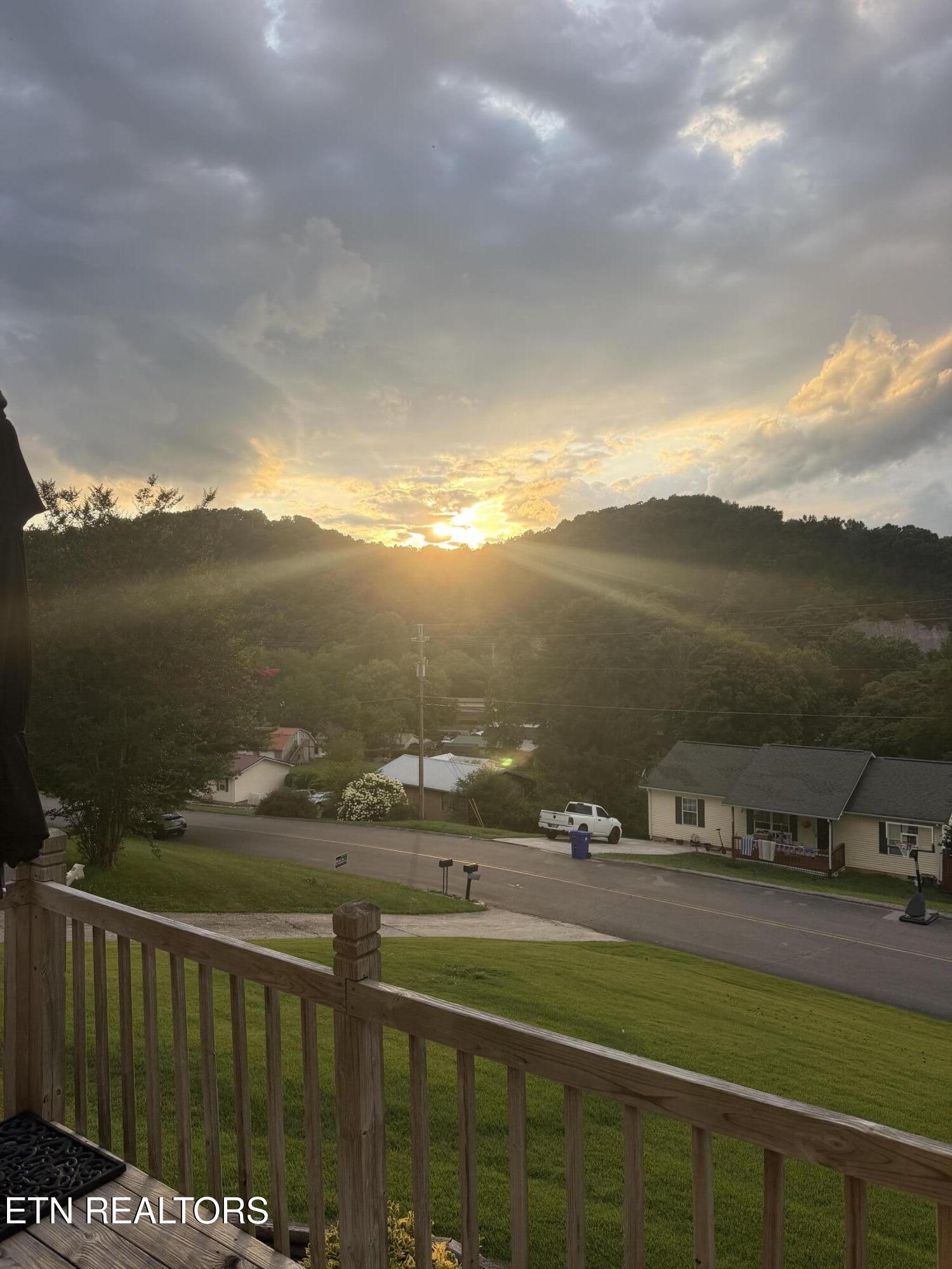 1129 Melton Hill Circle Clinton TN 37716