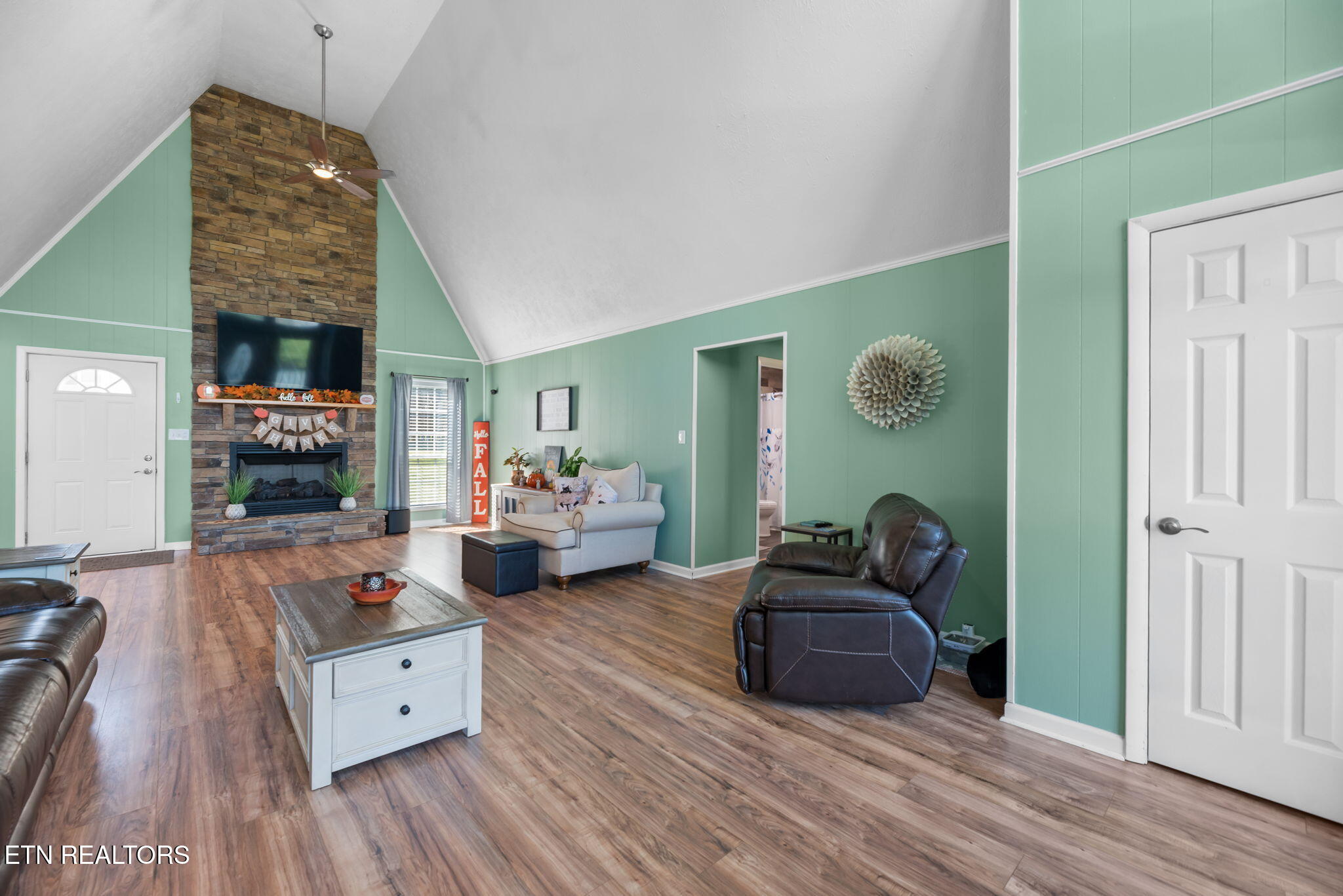 1129 Melton Hill Circle Clinton TN 37716