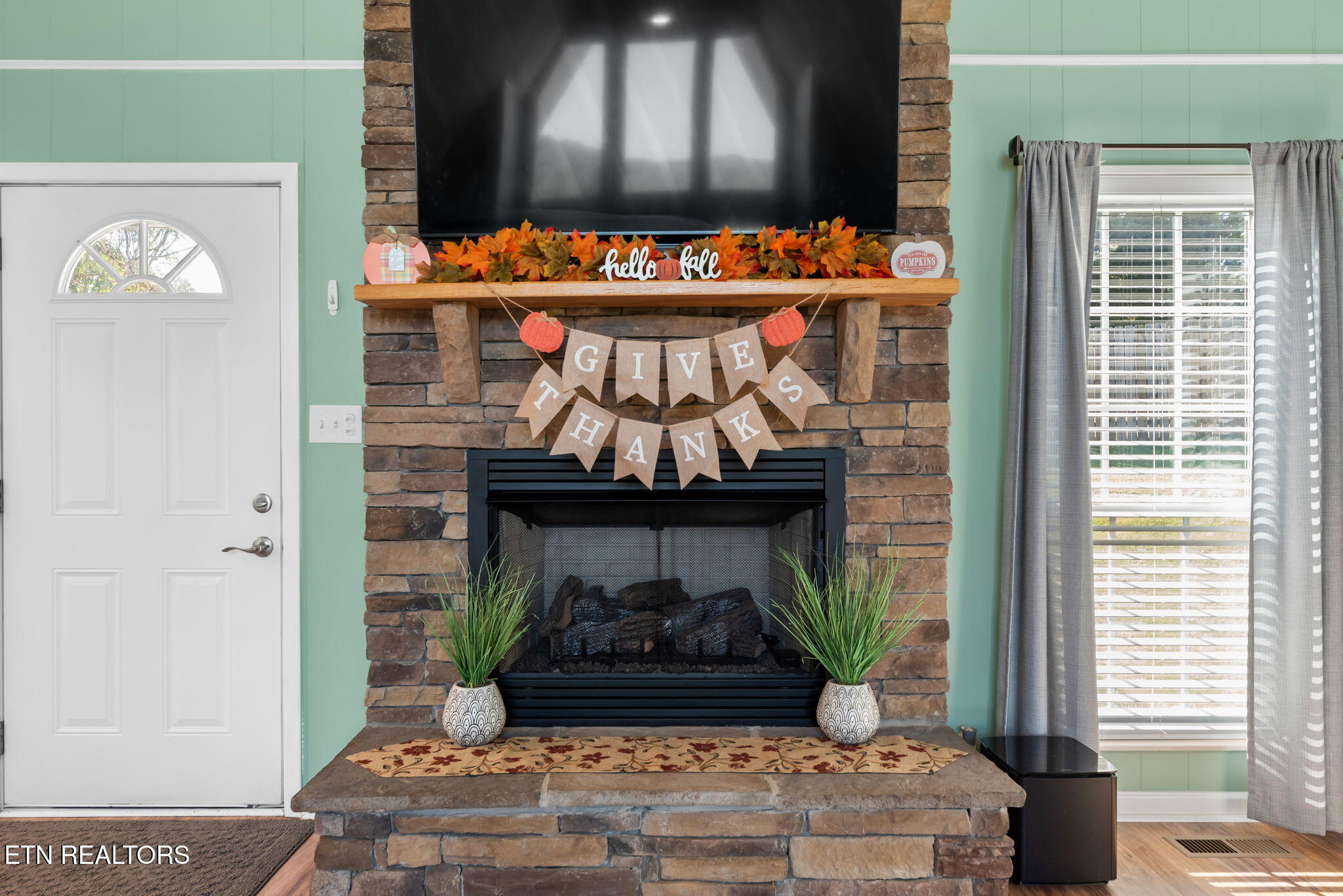1129 Melton Hill Circle Clinton TN 37716