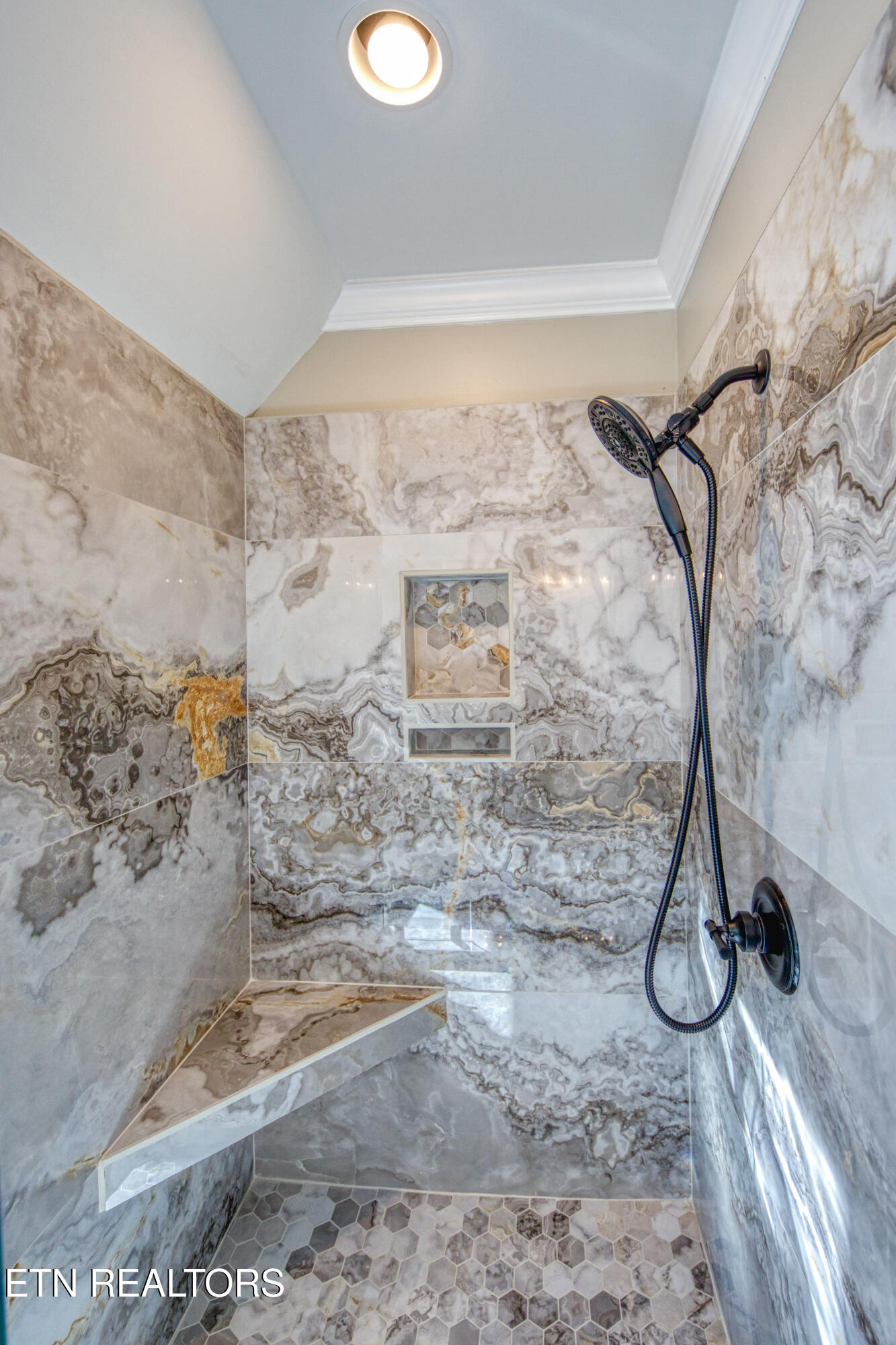 2011 Breakers Point Knoxville TN 37922