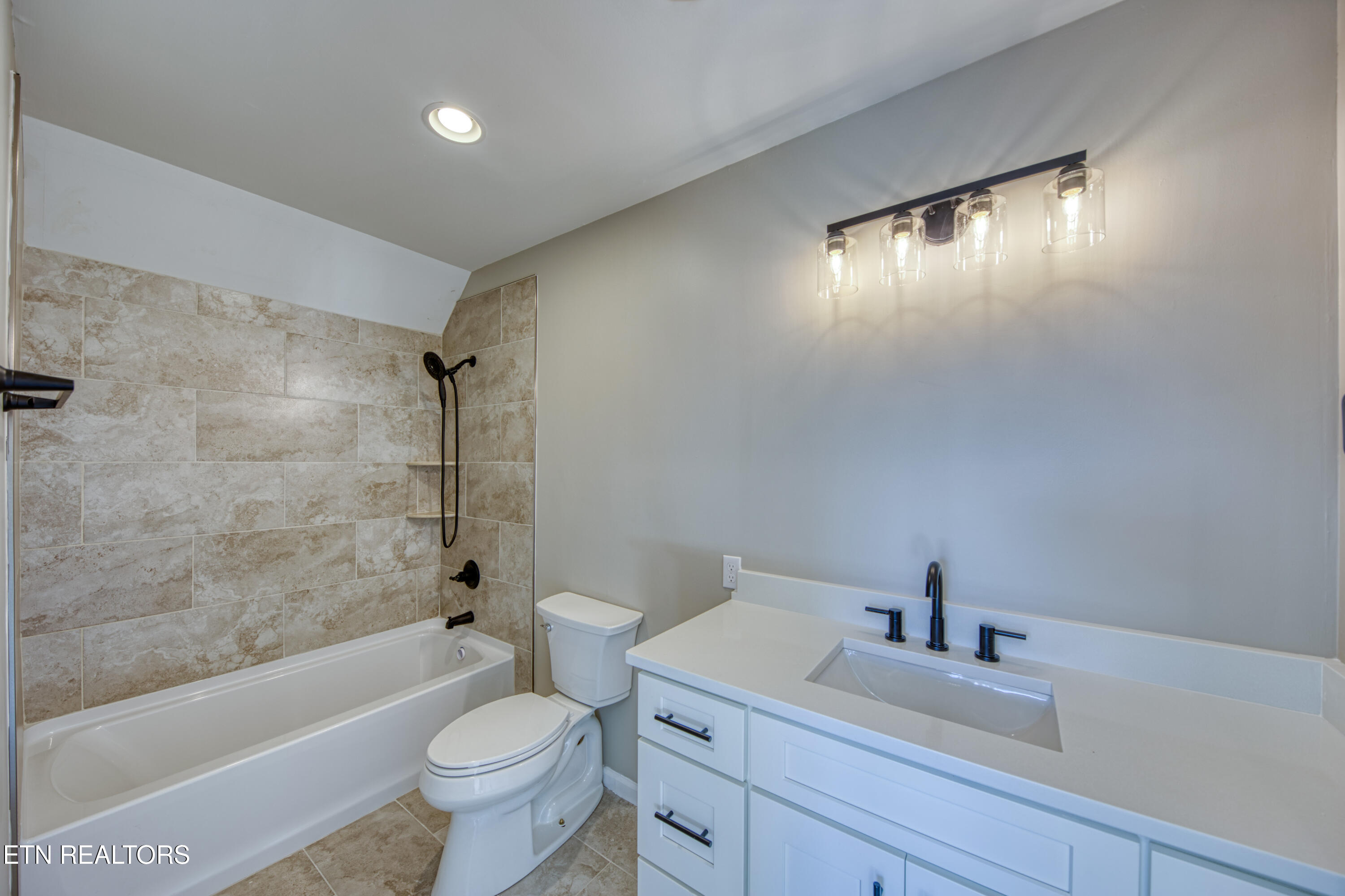 2011 Breakers Point Knoxville TN 37922
