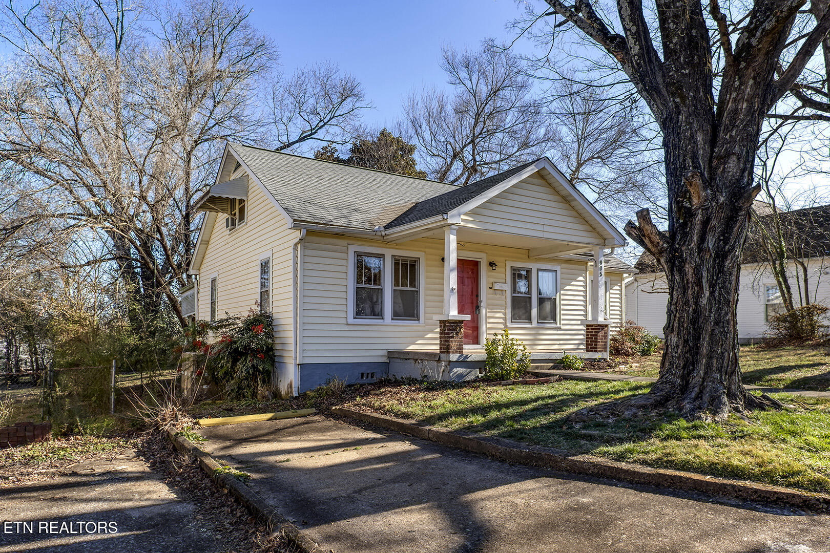 905 N C Street Lenoir City TN 37771