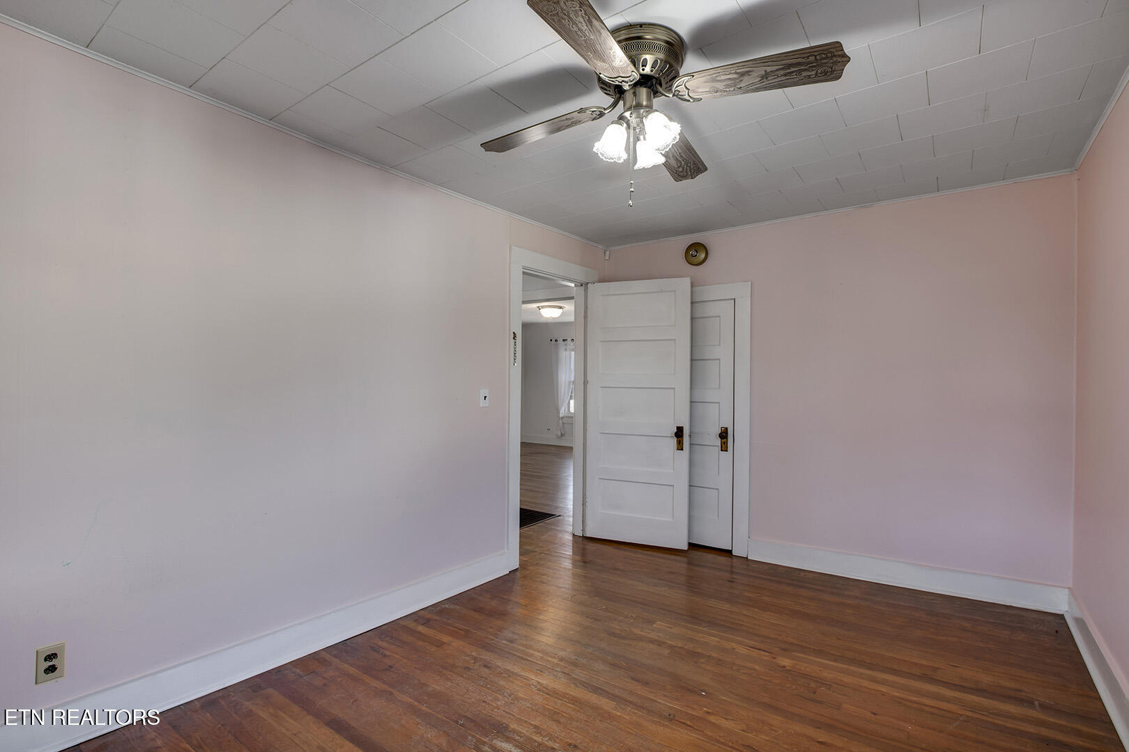 905 N C Street Lenoir City TN 37771