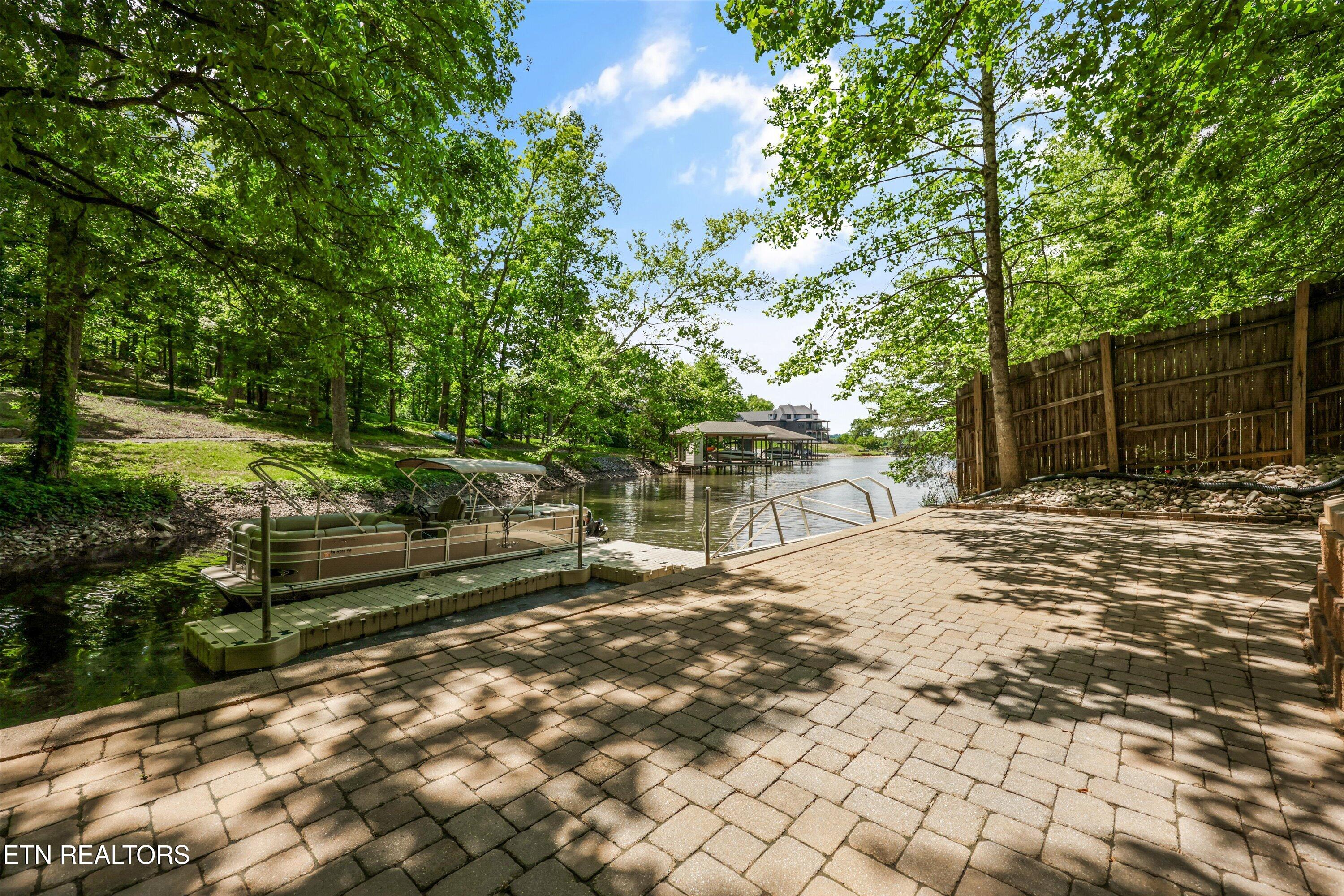 1121 S Sequoyah Drive Friendsville TN 37737