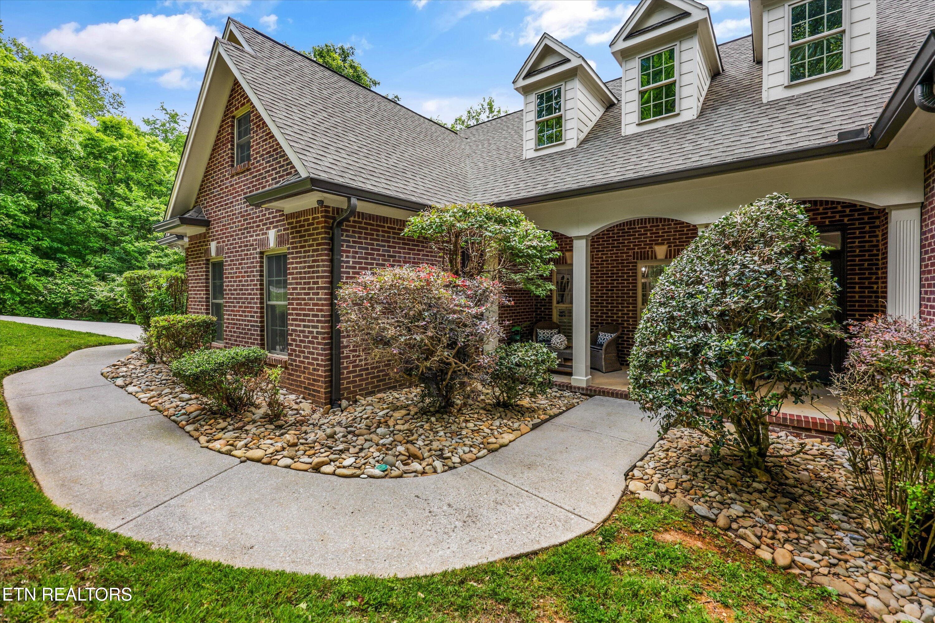1121 S Sequoyah Drive Friendsville TN 37737
