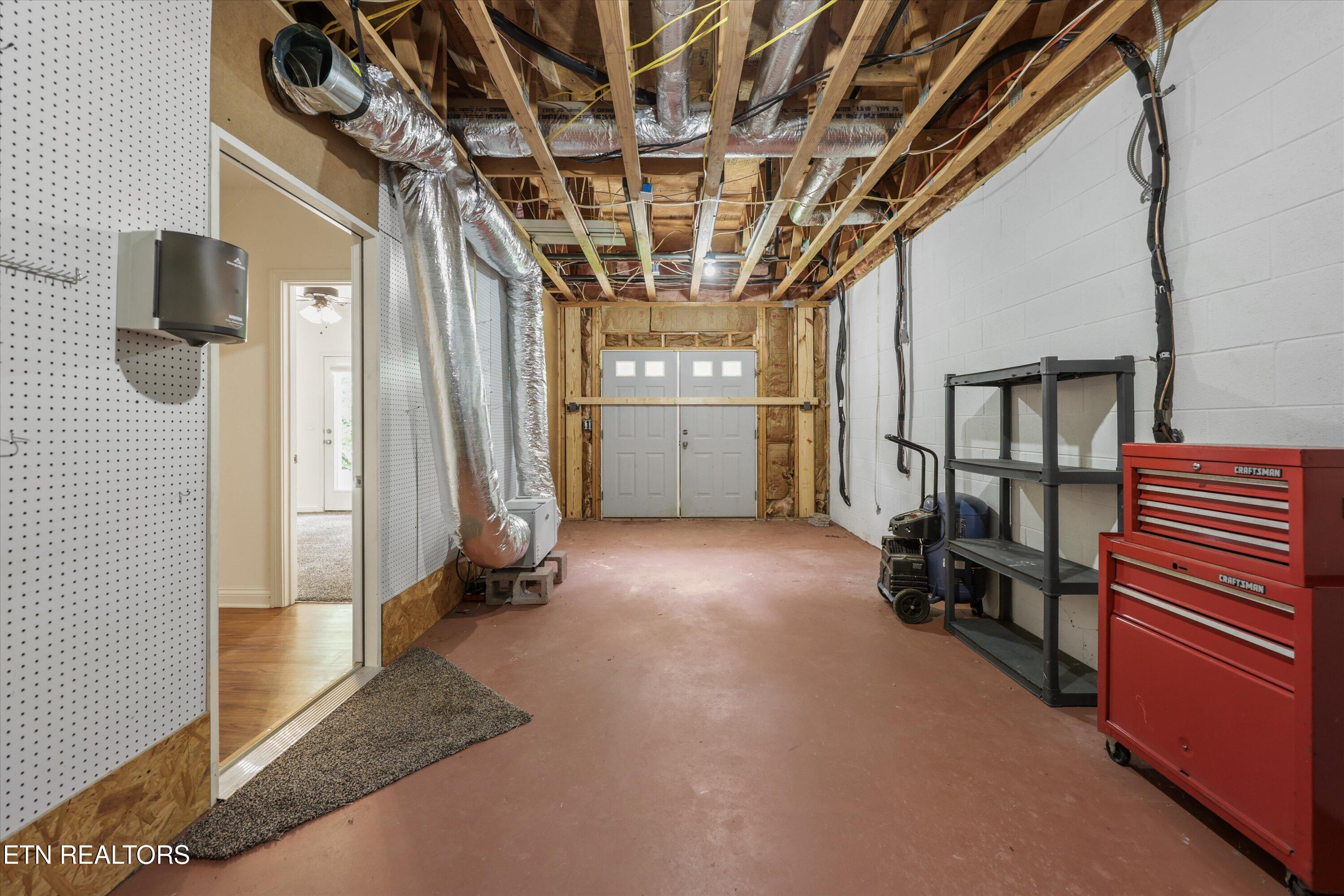 1121 S Sequoyah Drive Friendsville TN 37737