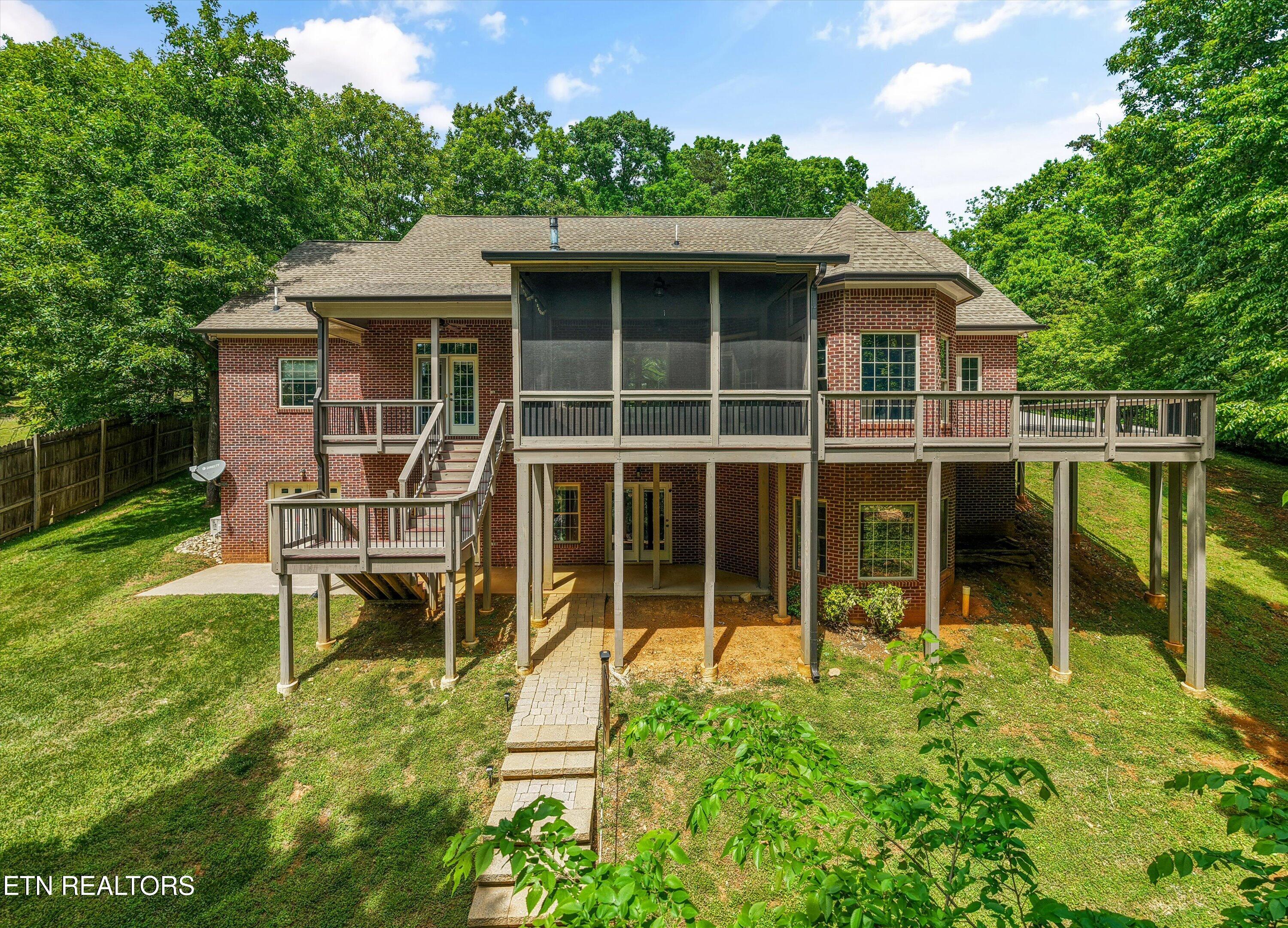 1121 S Sequoyah Drive Friendsville TN 37737