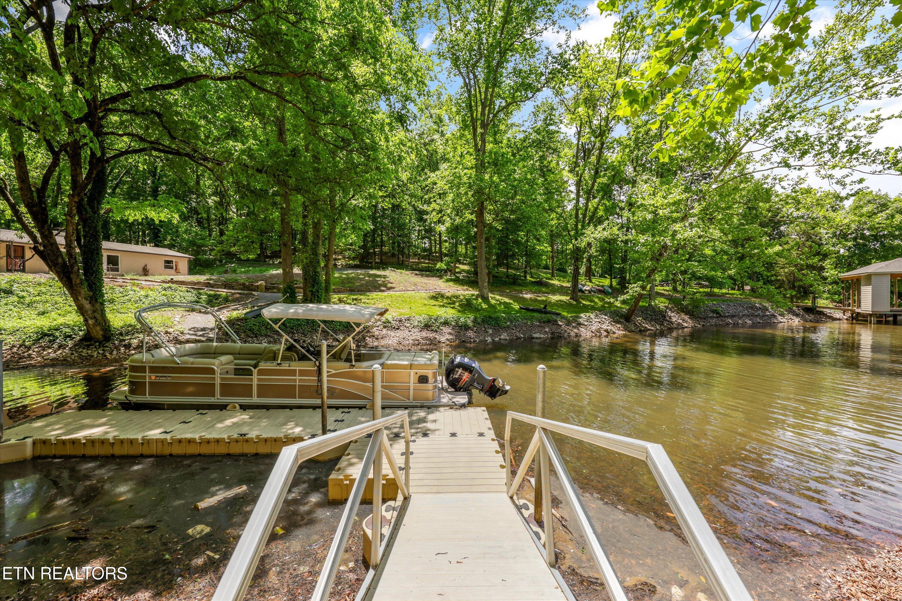 1121 S Sequoyah Drive Friendsville TN 37737