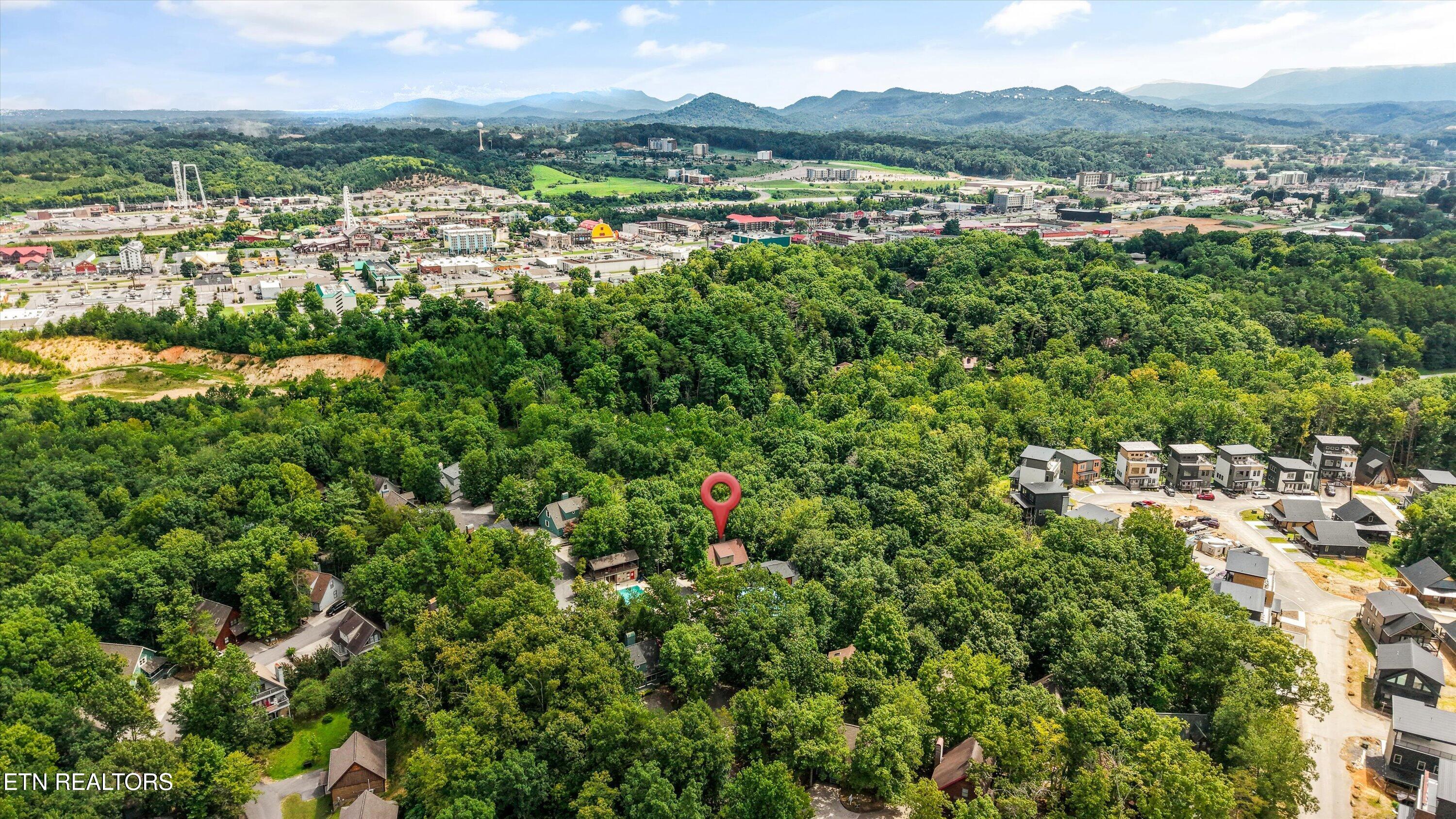 333 Woodridge Way Pigeon Forge TN 37863