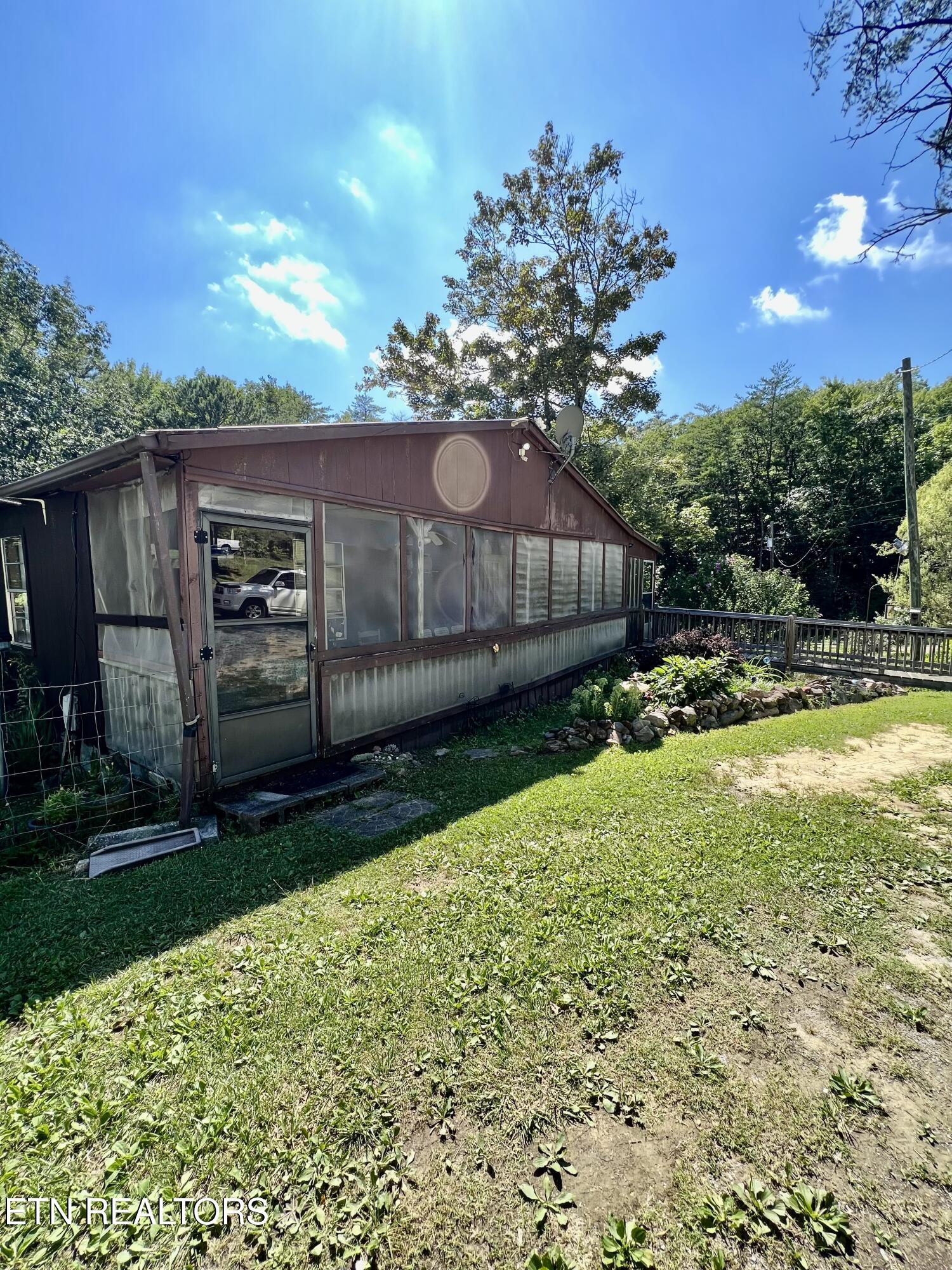 7122 S Compton Drive Tallassee TN 37878