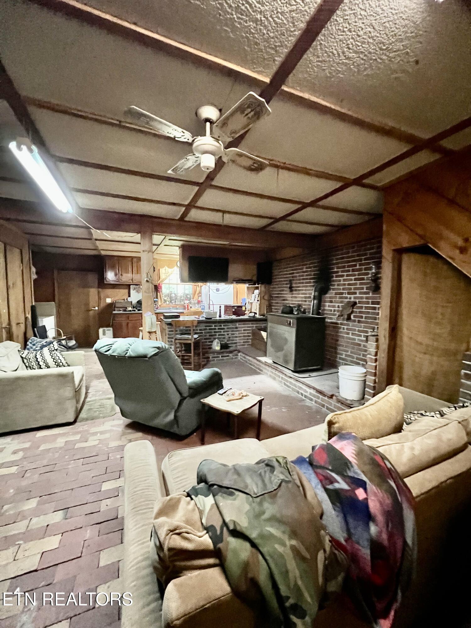 7122 S Compton Drive Tallassee TN 37878