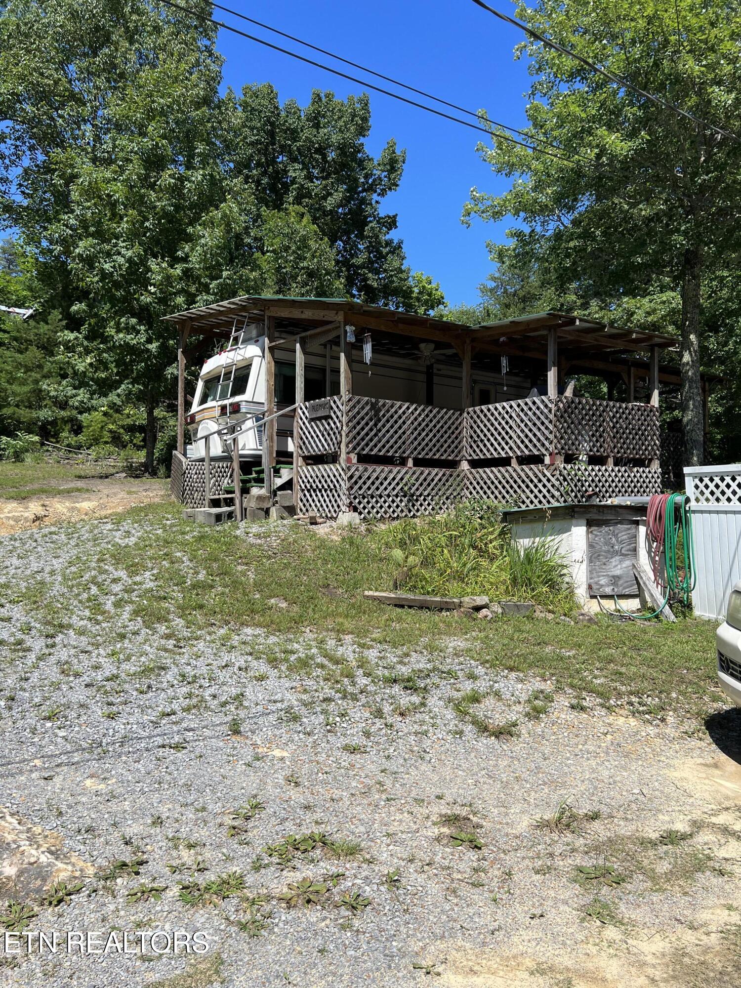 7122 S Compton Drive Tallassee TN 37878
