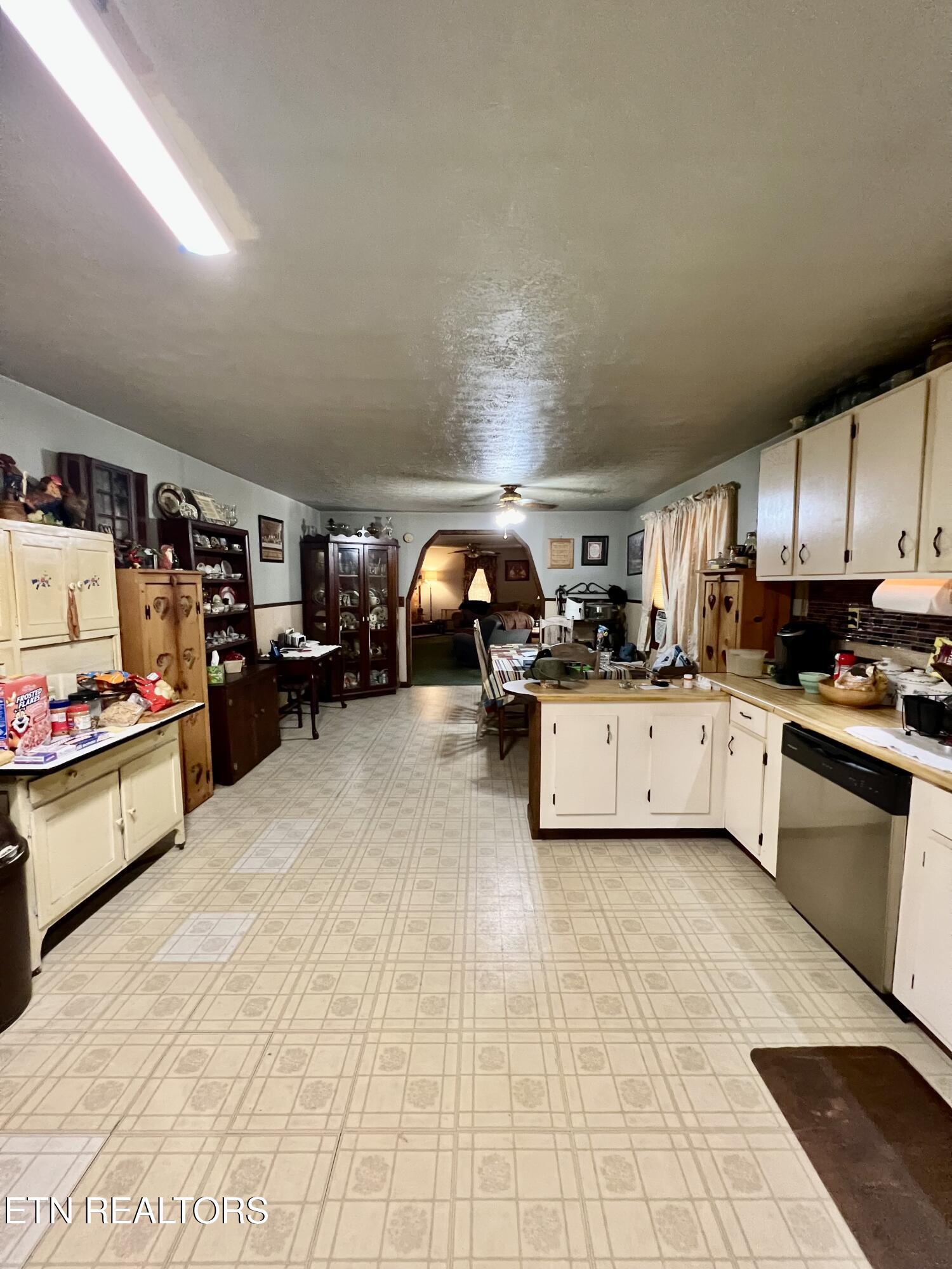 7122 S Compton Drive Tallassee TN 37878