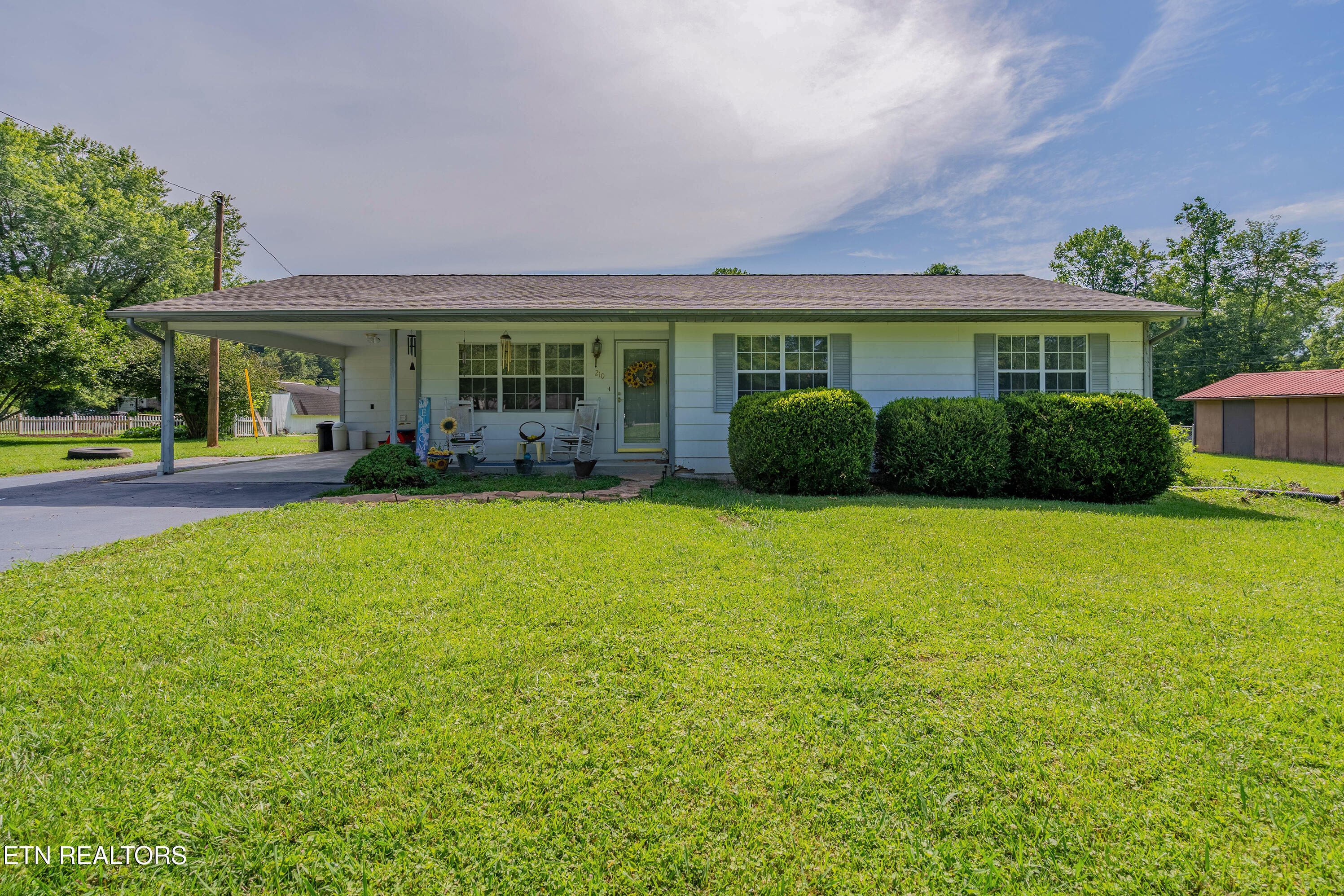 210 Jackson Lane Oliver Springs TN 37840