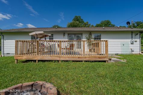 210 Jackson Lane Oliver Springs TN 37840