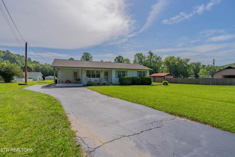 210 Jackson Lane Oliver Springs TN 37840