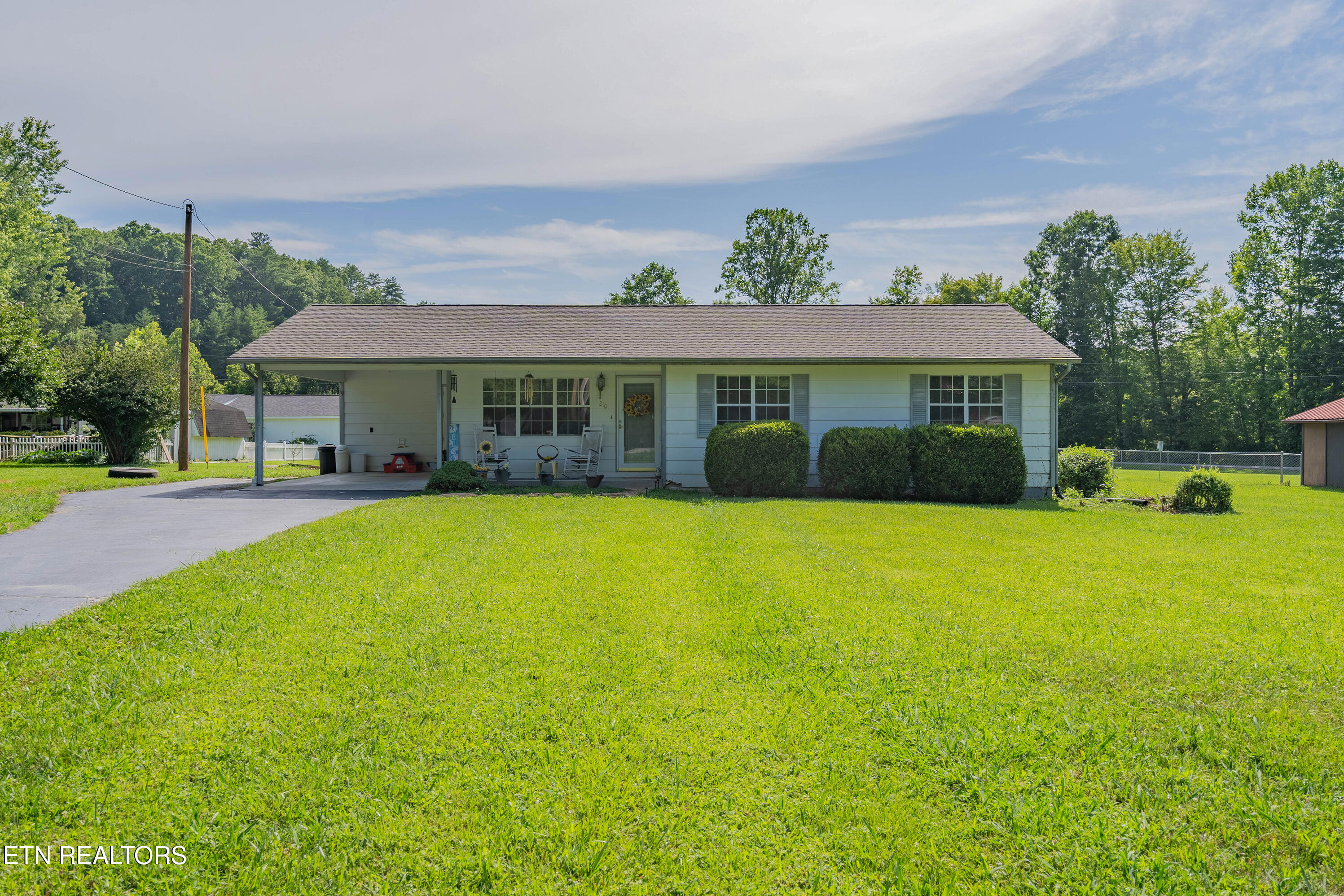 210 Jackson Lane Oliver Springs TN 37840