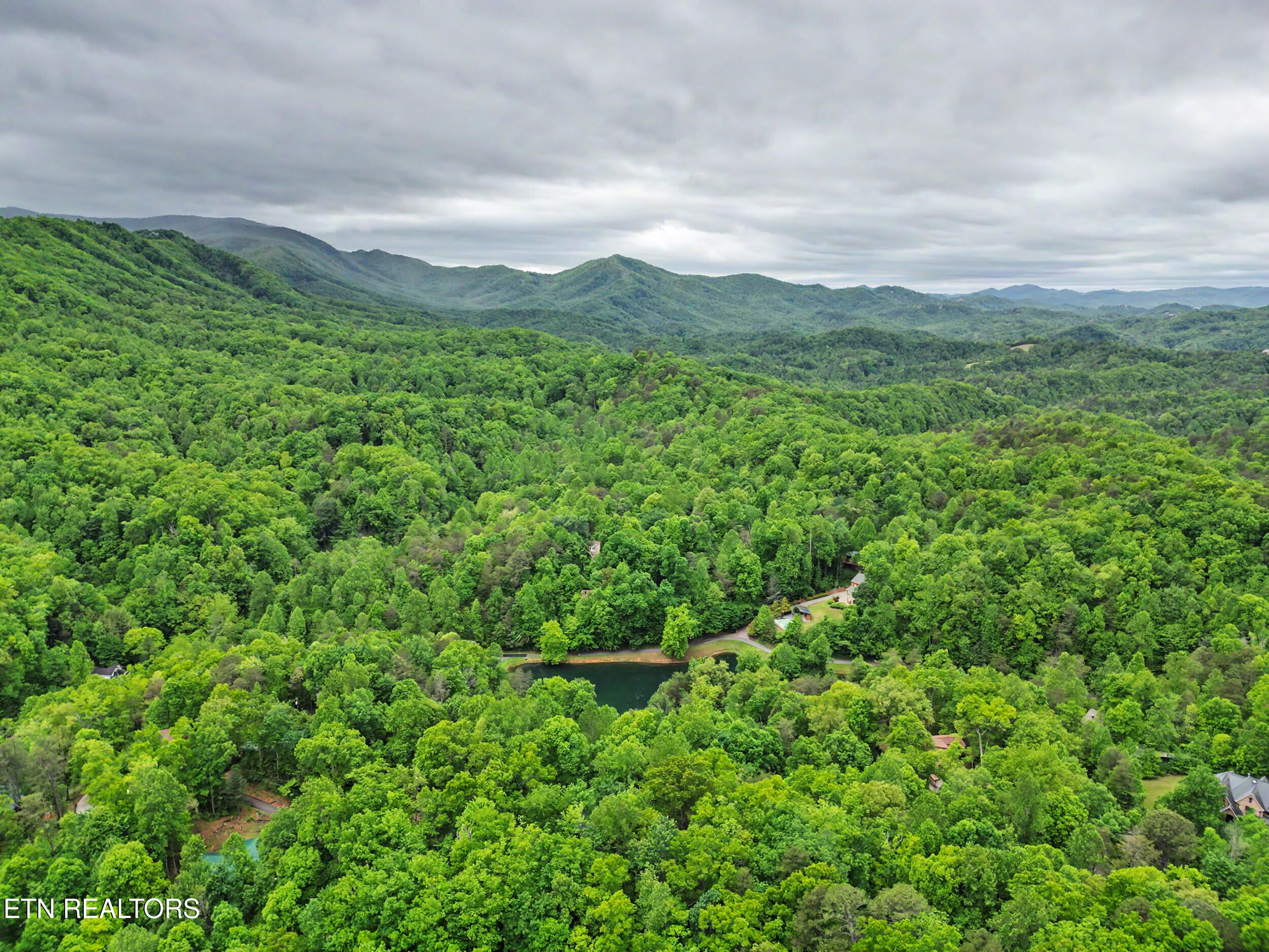 425 Hemlock Lane Sevierville TN 37876
