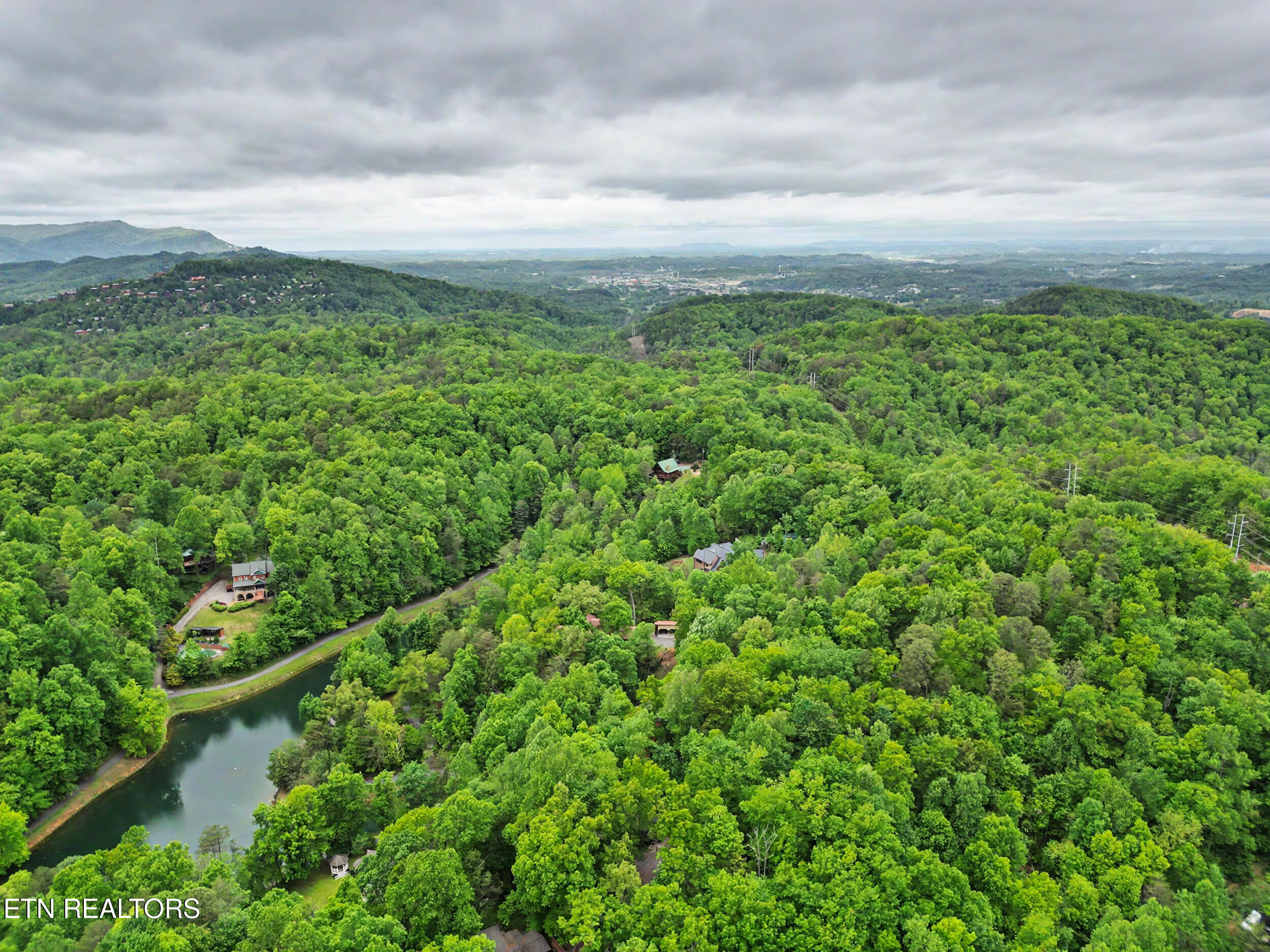 425 Hemlock Lane Sevierville TN 37876