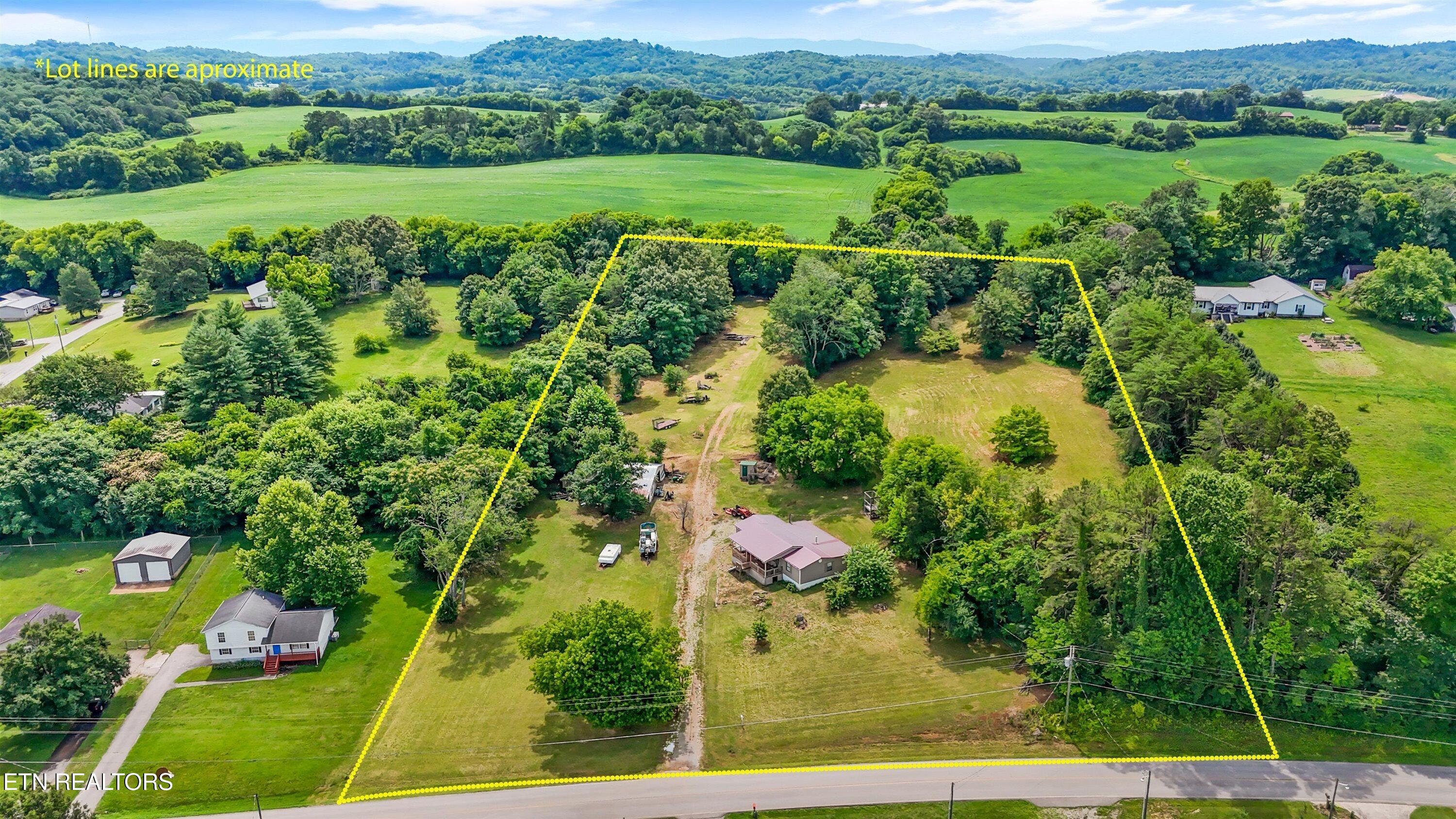 11066 Unitia Road Friendsville TN 37737