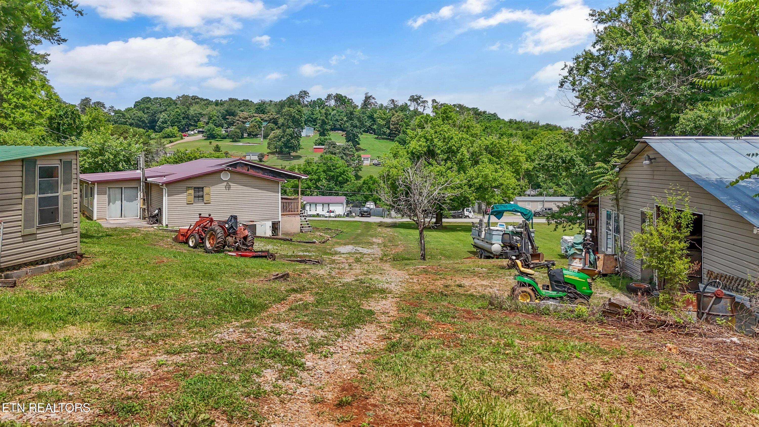 11066 Unitia Road Friendsville TN 37737
