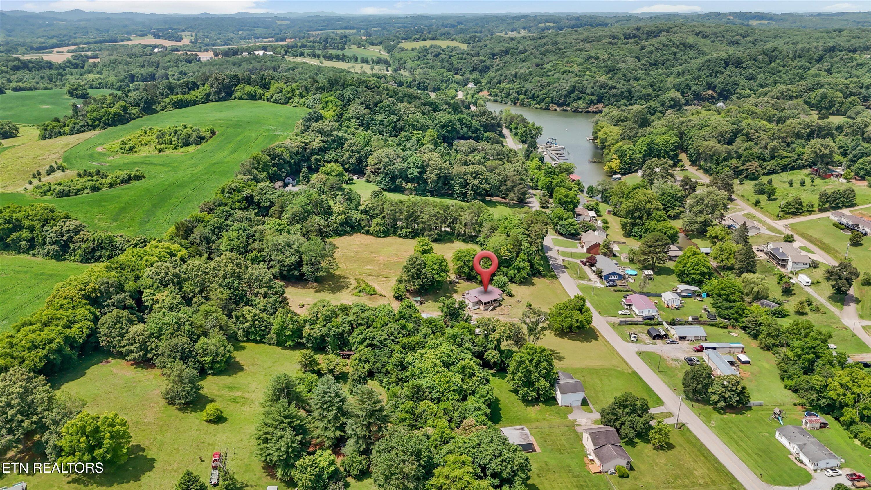 11066 Unitia Road Friendsville TN 37737
