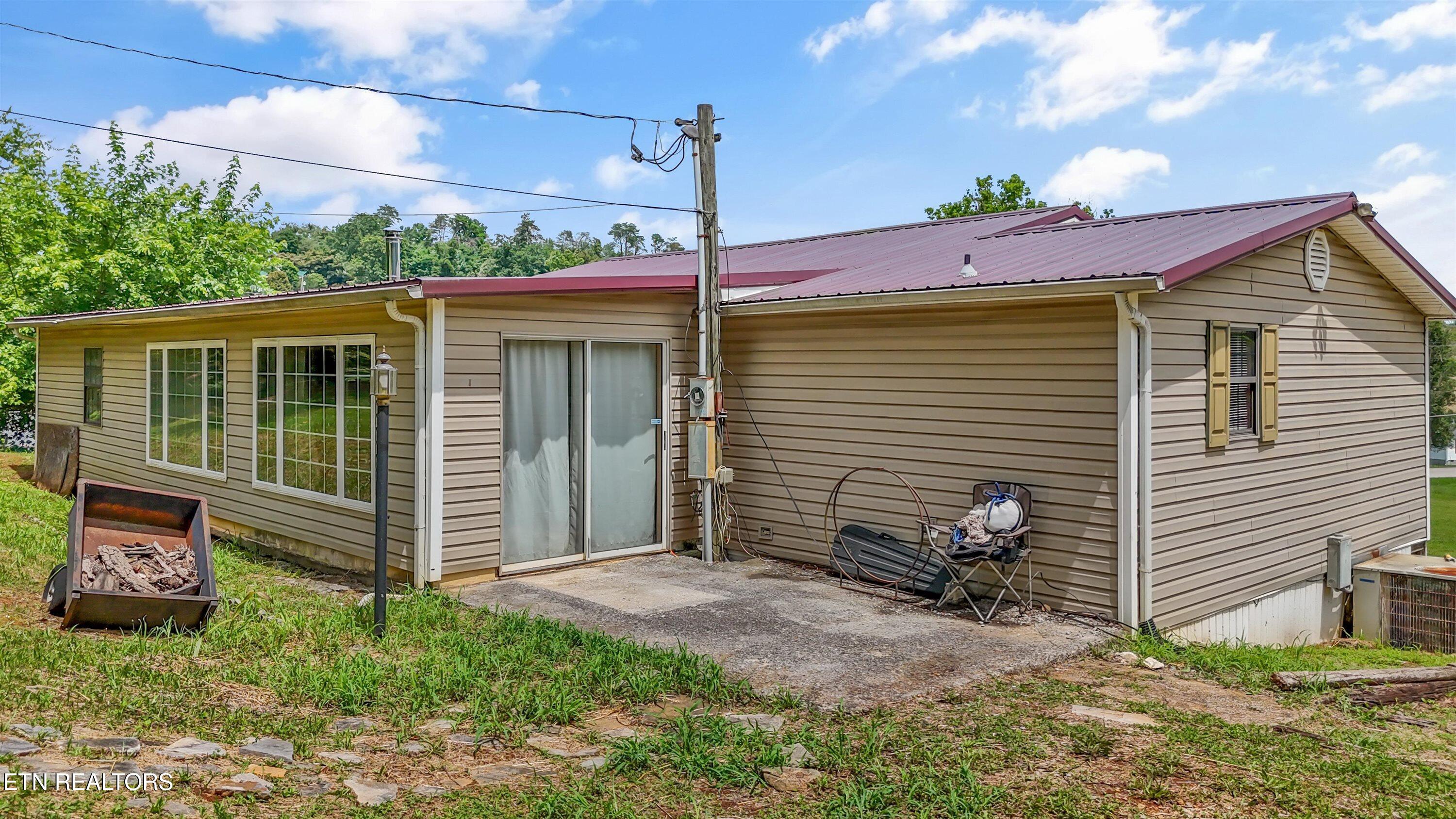11066 Unitia Road Friendsville TN 37737