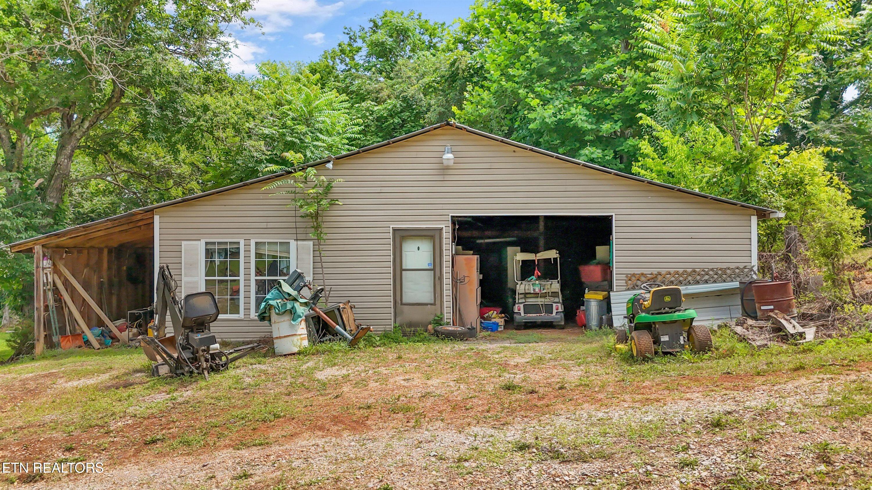 11066 Unitia Road Friendsville TN 37737