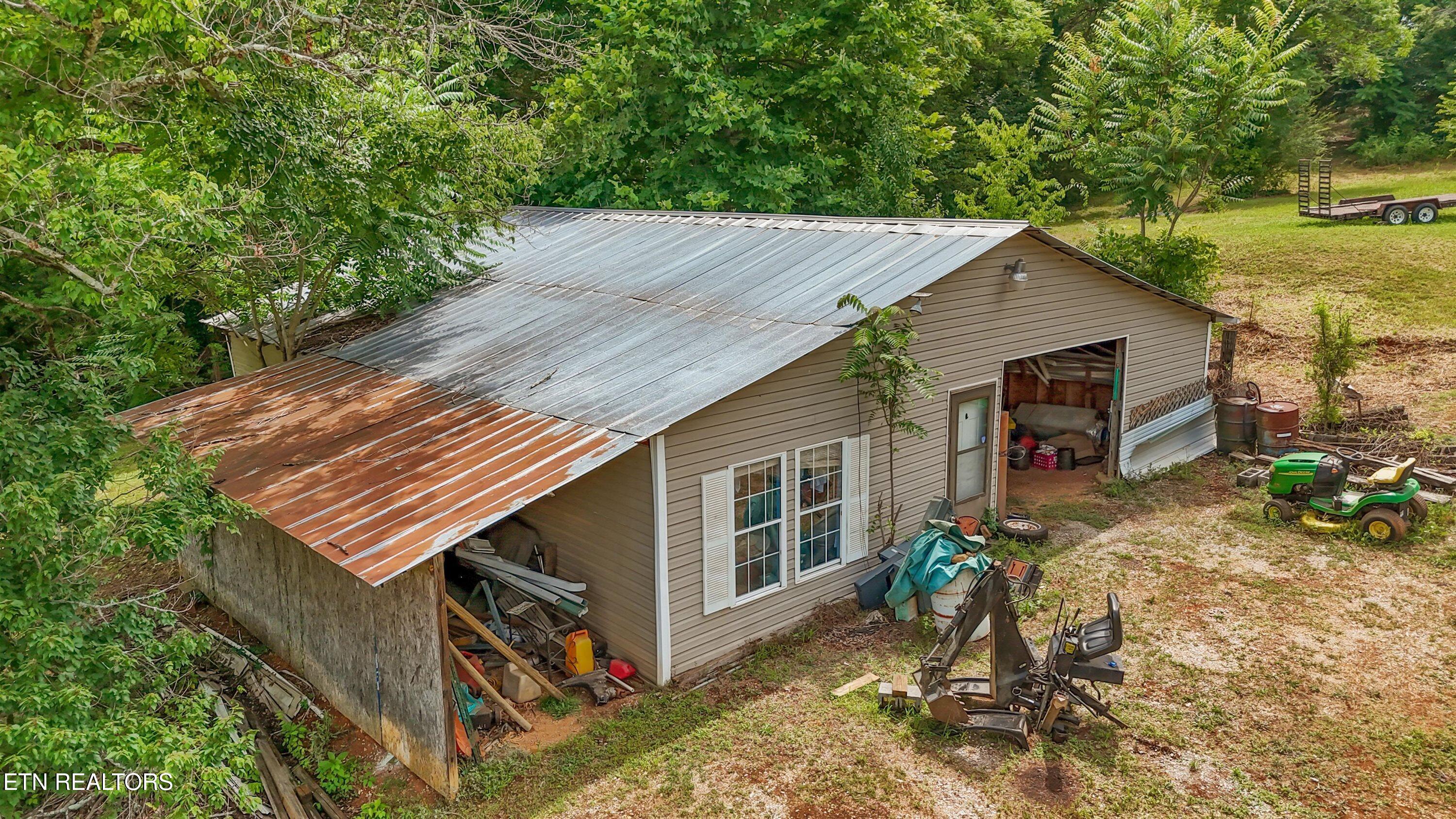 11066 Unitia Road Friendsville TN 37737