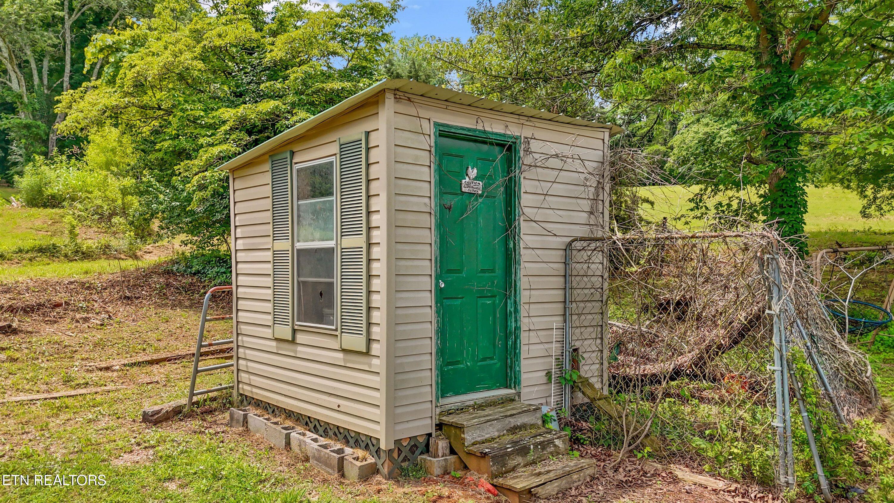 11066 Unitia Road Friendsville TN 37737