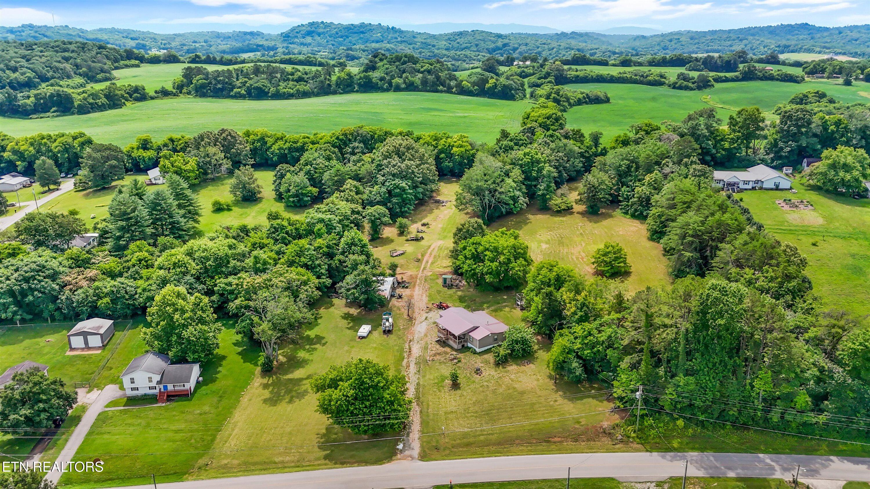 11066 Unitia Road Friendsville TN 37737