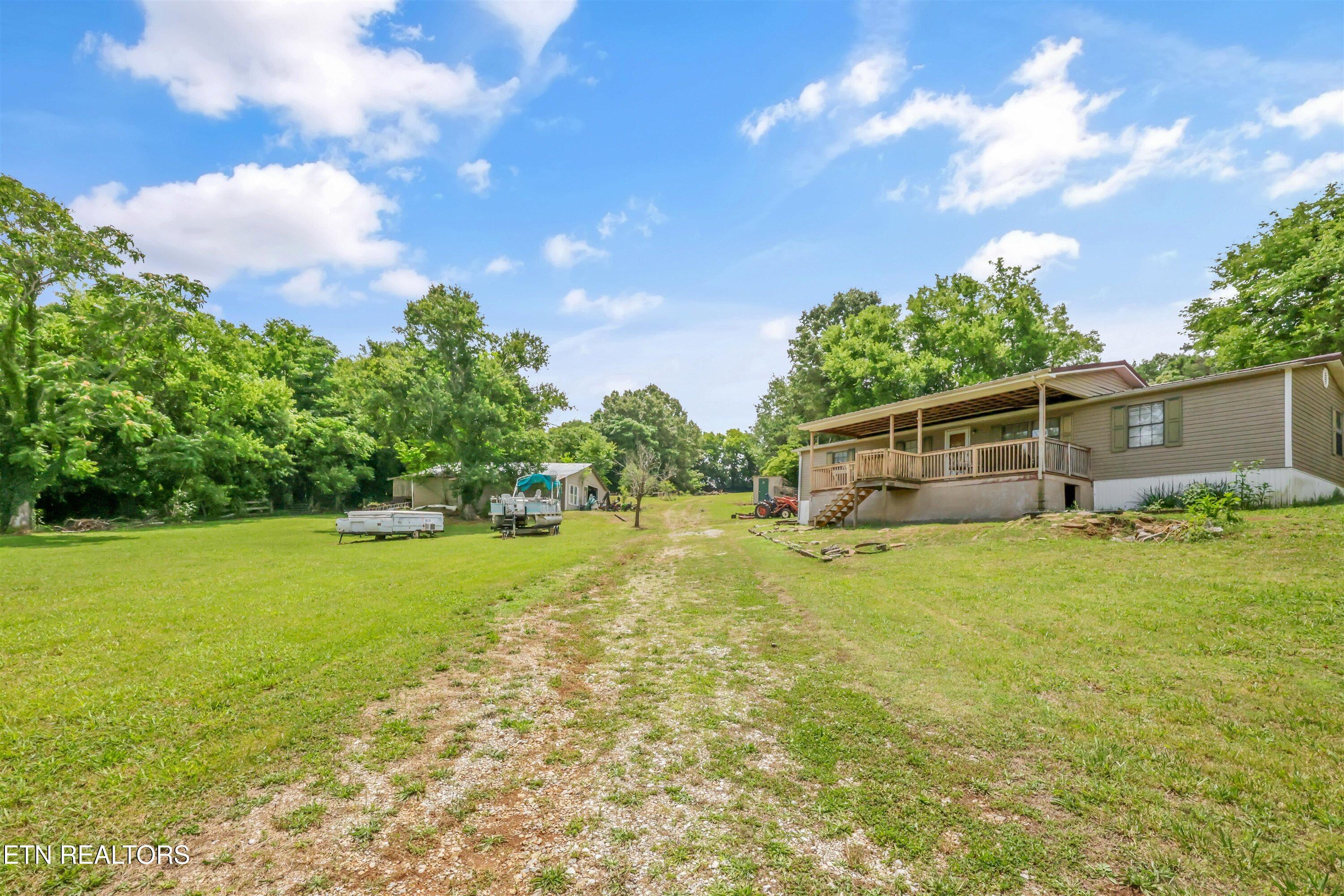 11066 Unitia Road Friendsville TN 37737