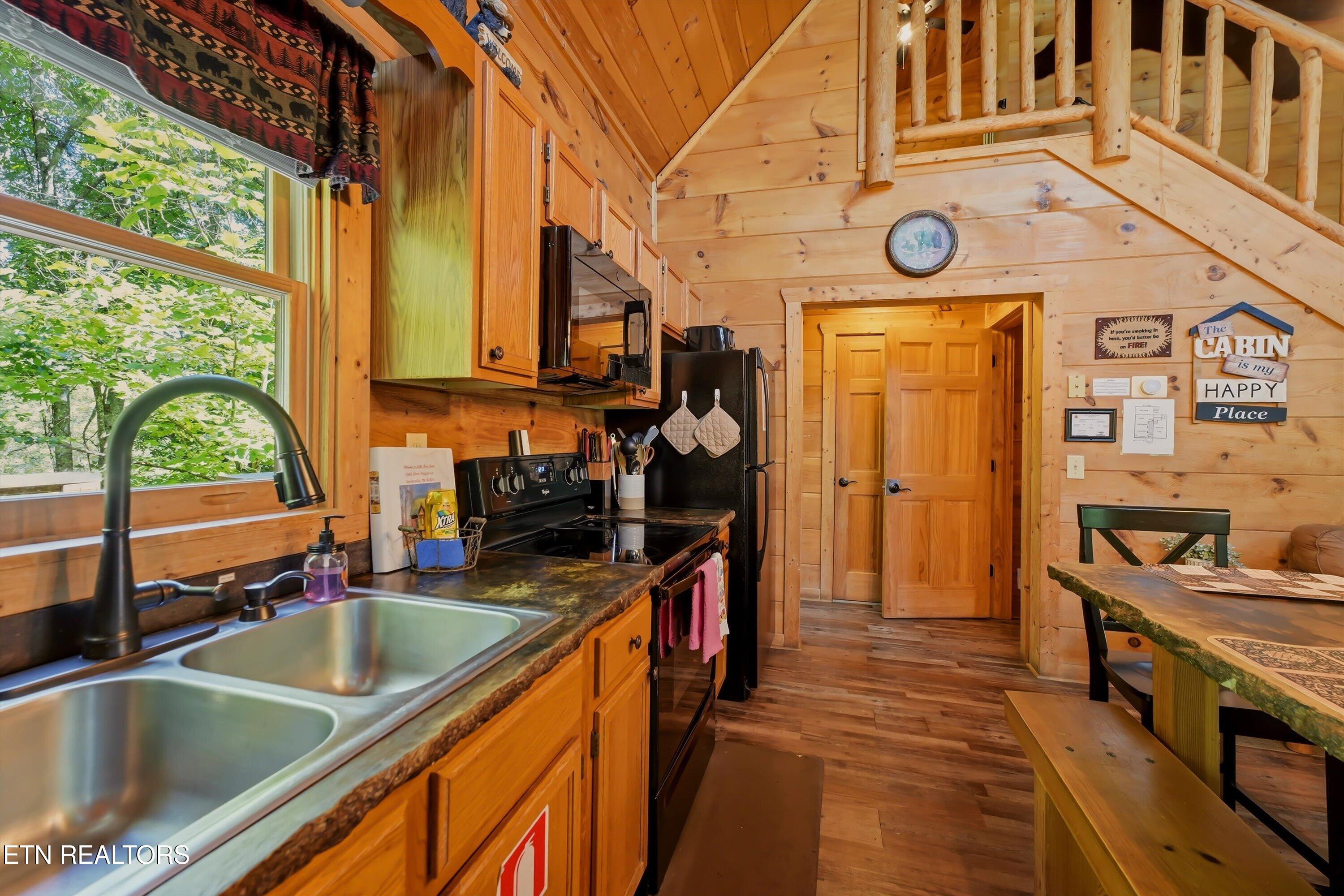 1605 Silver Poplar Lane Sevierville TN 37876