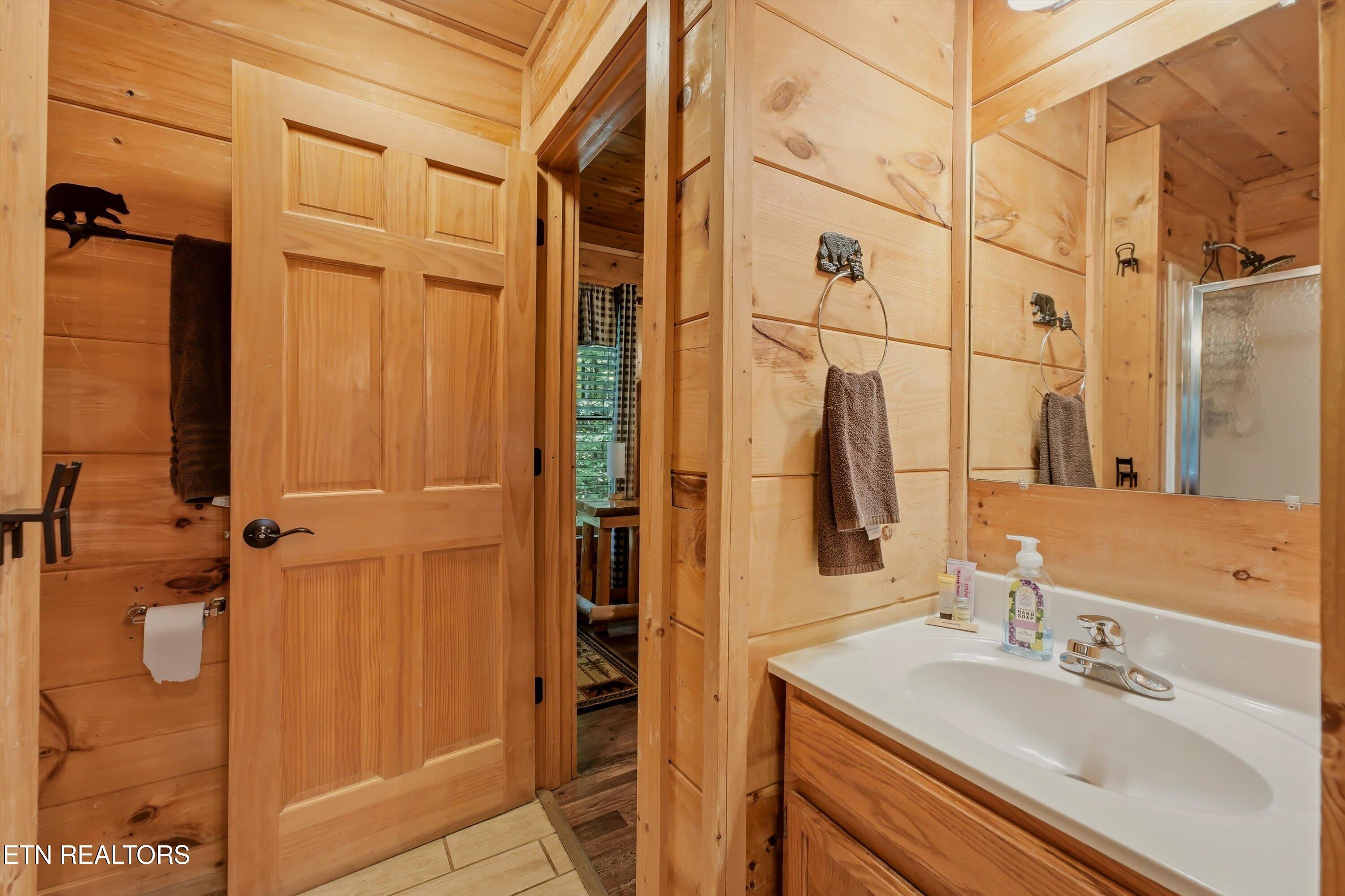 1605 Silver Poplar Lane Sevierville TN 37876