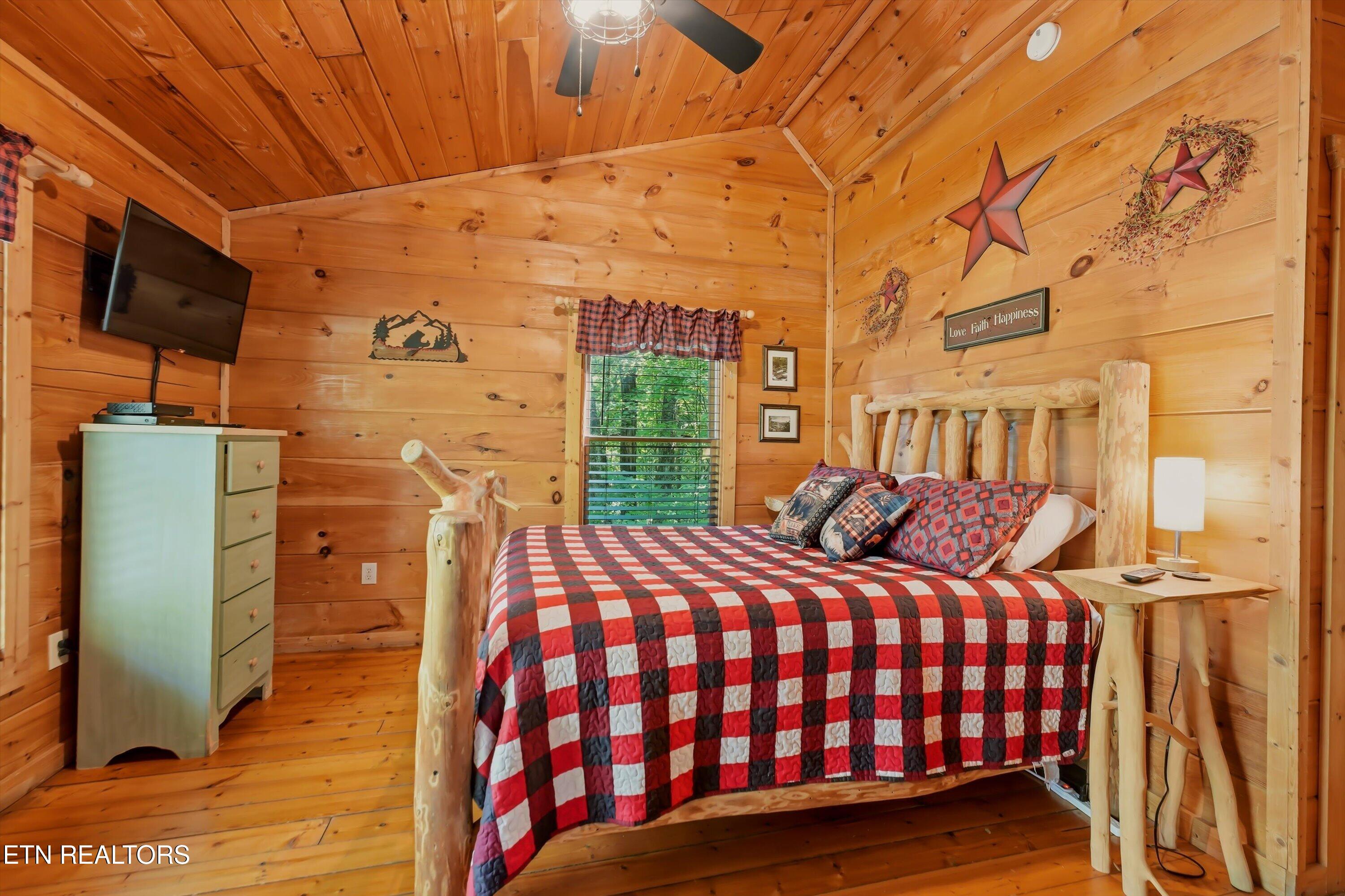 1605 Silver Poplar Lane Sevierville TN 37876