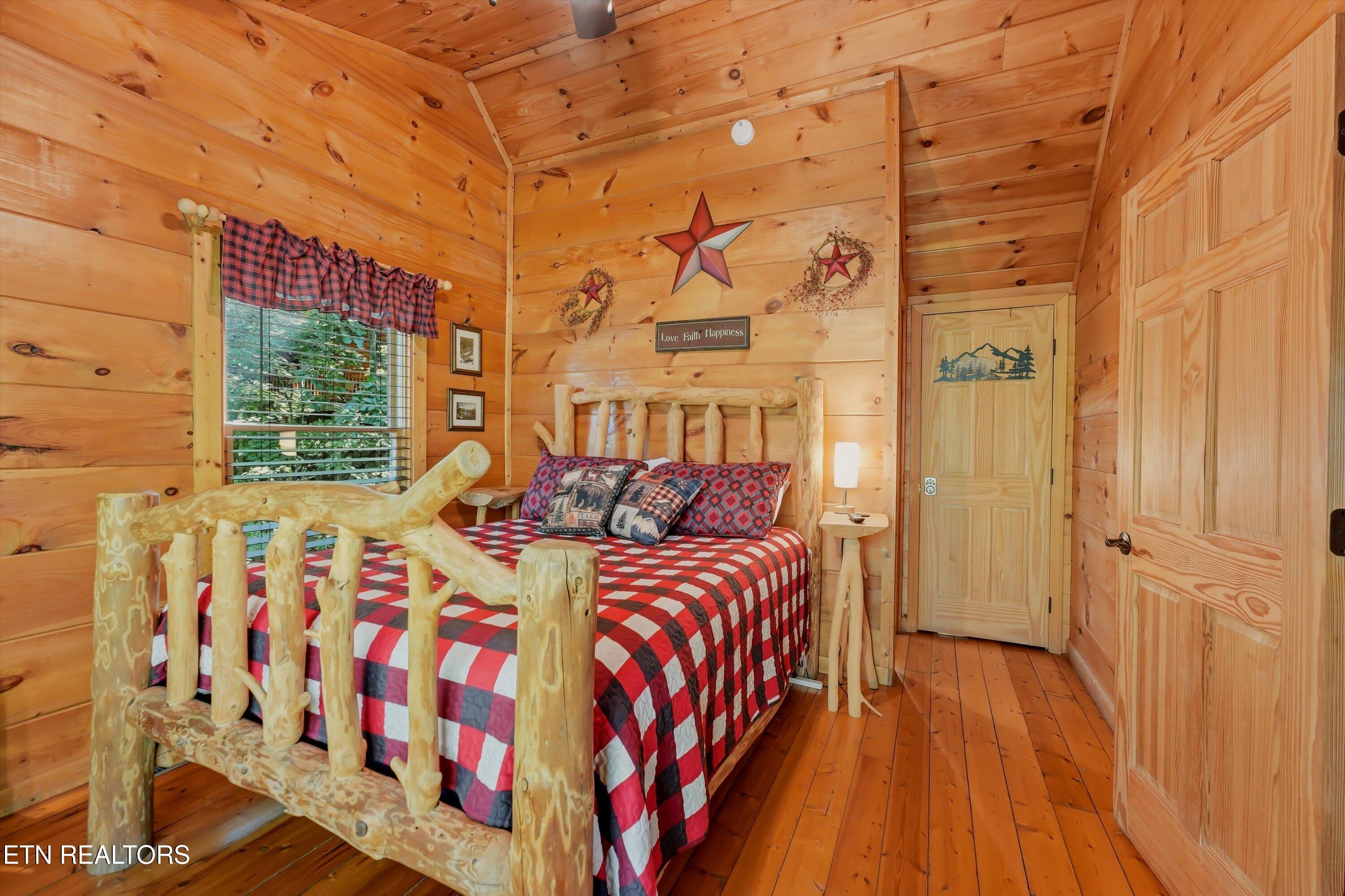 1605 Silver Poplar Lane Sevierville TN 37876