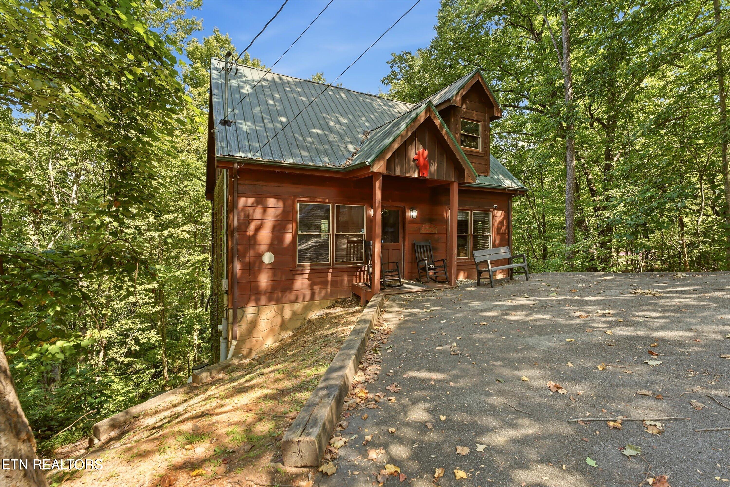 1605 Silver Poplar Lane Sevierville TN 37876